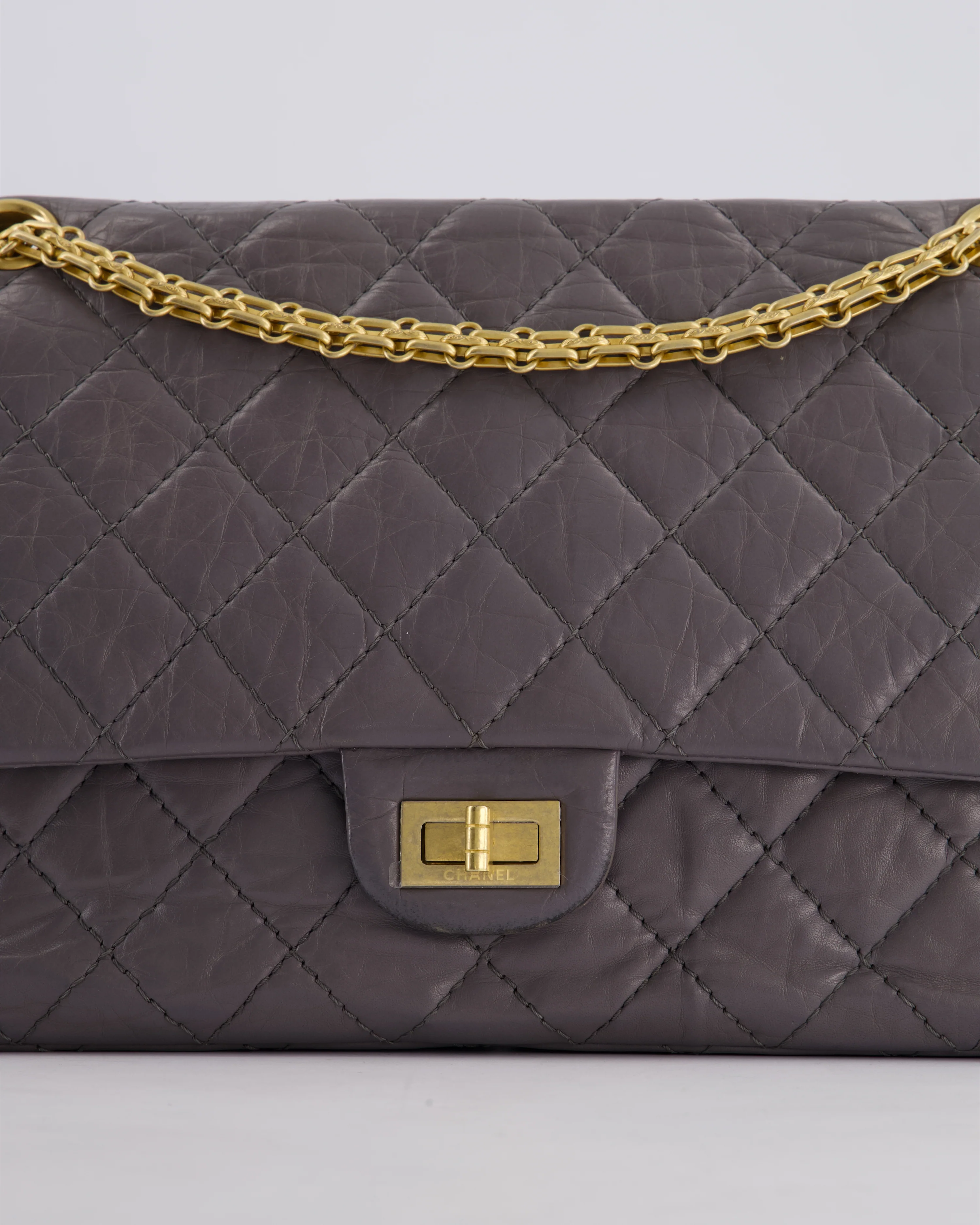 Chanel Grey Medium Reissue 2.55 Double Flap Bag in Quilted Crumpled Calfskin with Aged Gold Hardware - Image 15
