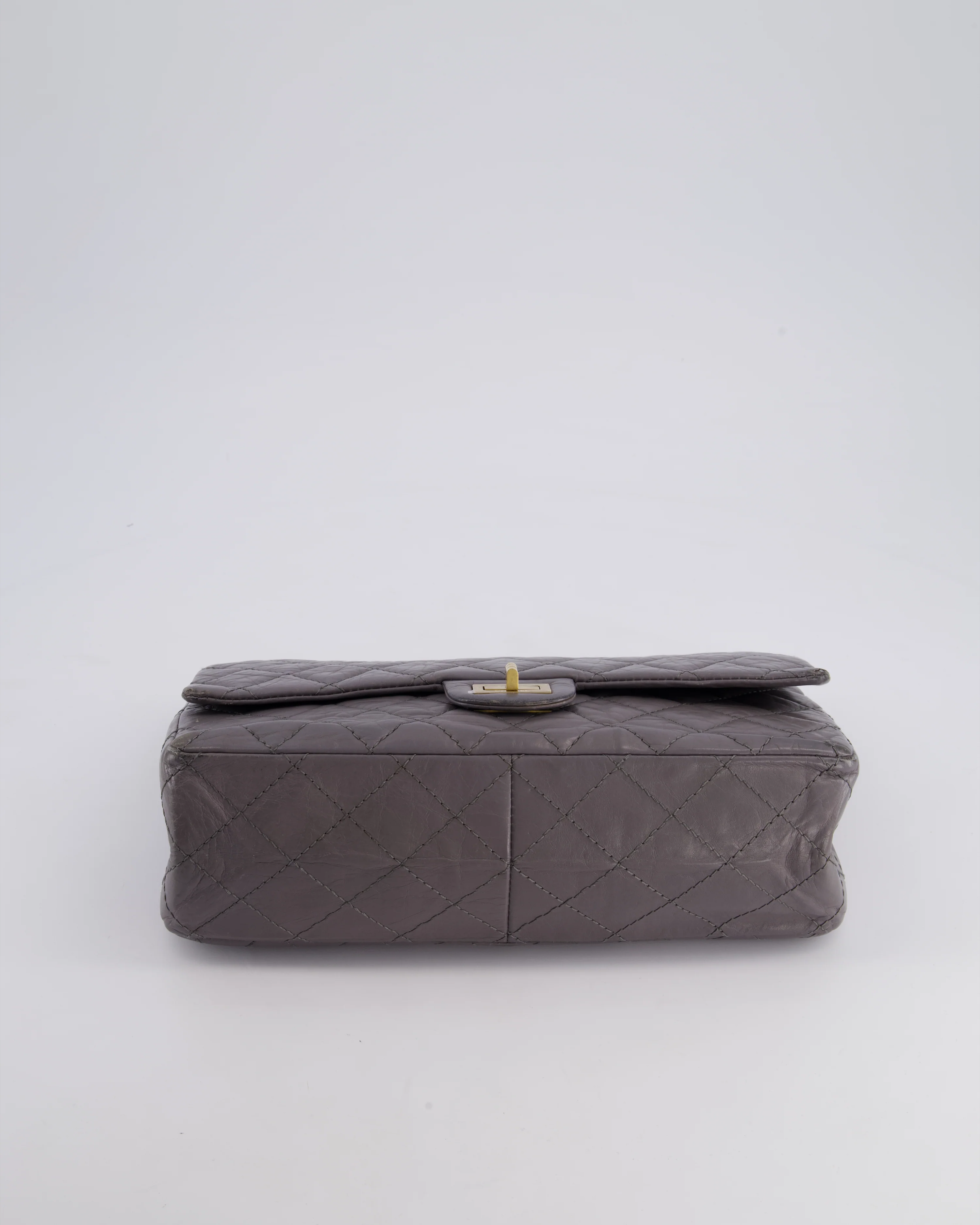 Chanel Grey Medium Reissue 2.55 Double Flap Bag in Quilted Crumpled Calfskin with Aged Gold Hardware - Image 18