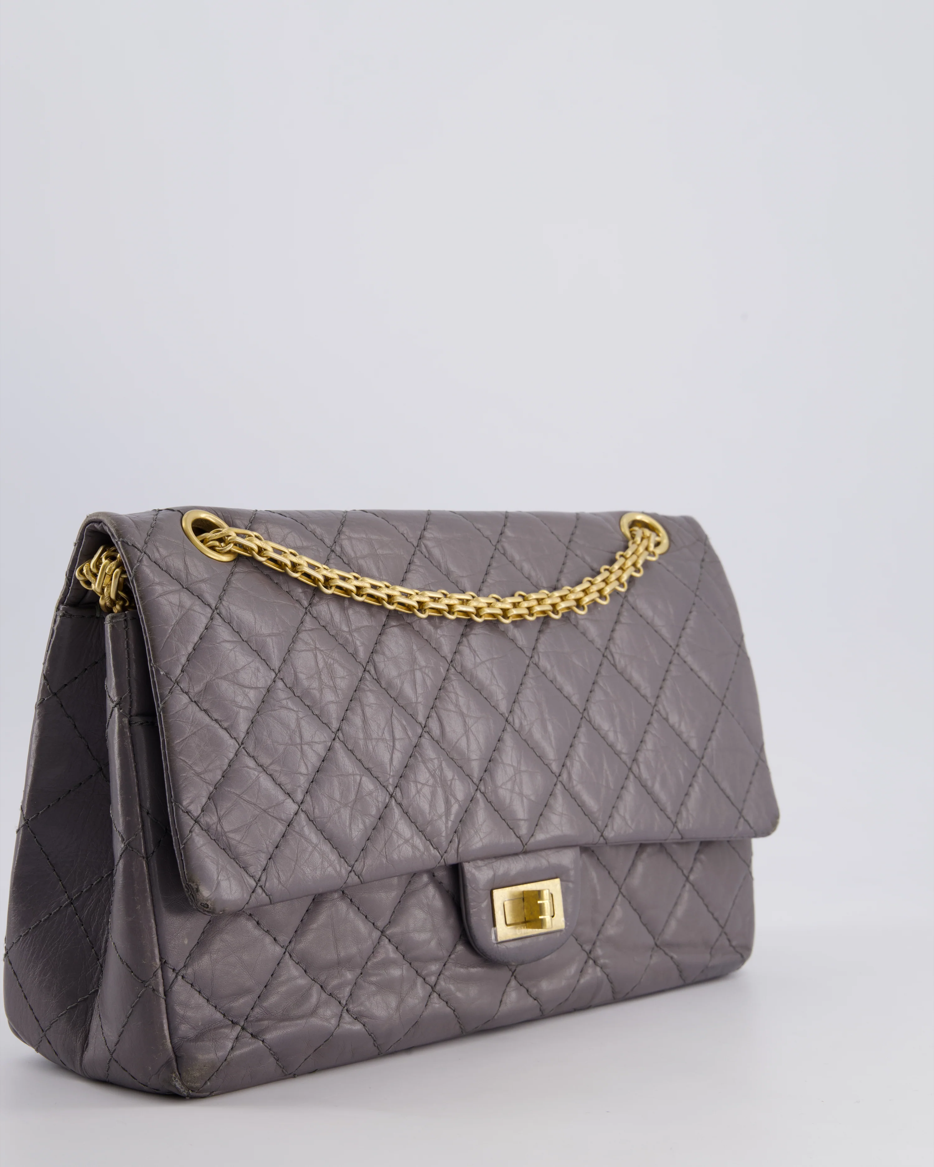 Chanel Grey Medium Reissue 2.55 Double Flap Bag in Quilted Crumpled Calfskin with Aged Gold Hardware - Image 4