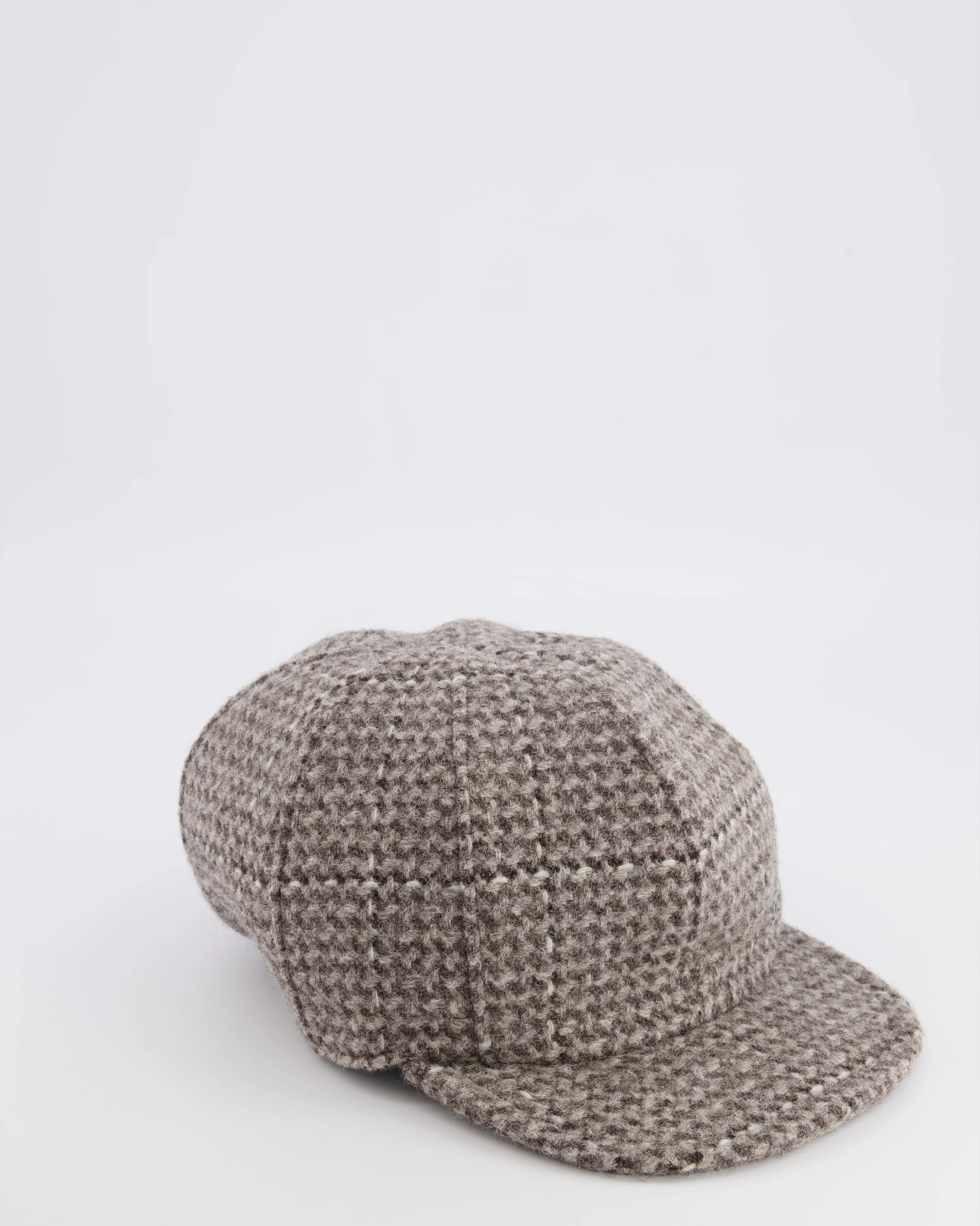 Chanel Grey Wool Tweed Newsboy Hat with Silver CC Logo Detail and Elasticated Back One Size - Image 4