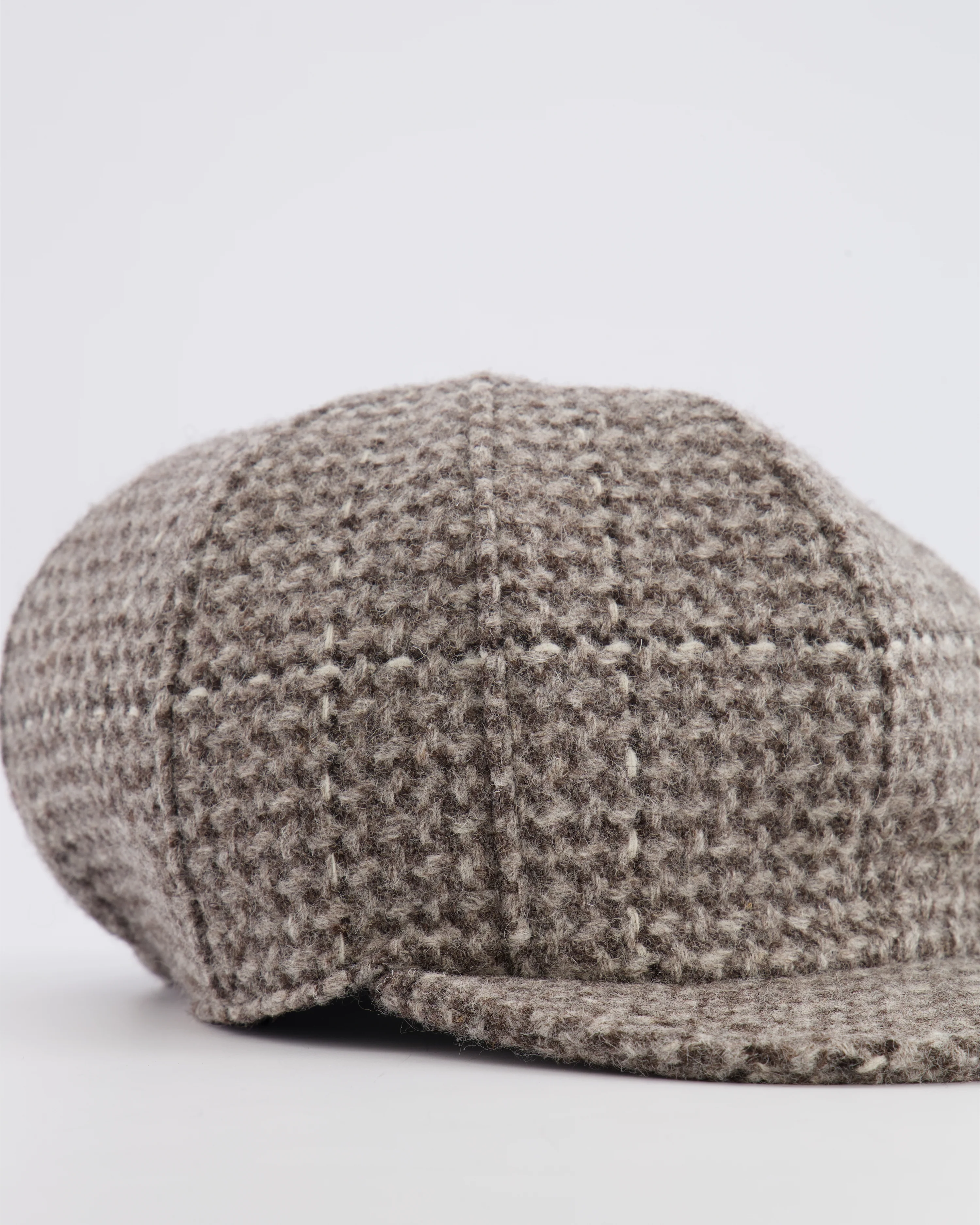 Chanel Grey Wool Tweed Newsboy Hat with Silver CC Logo Detail and Elasticated Back One Size - Image 7