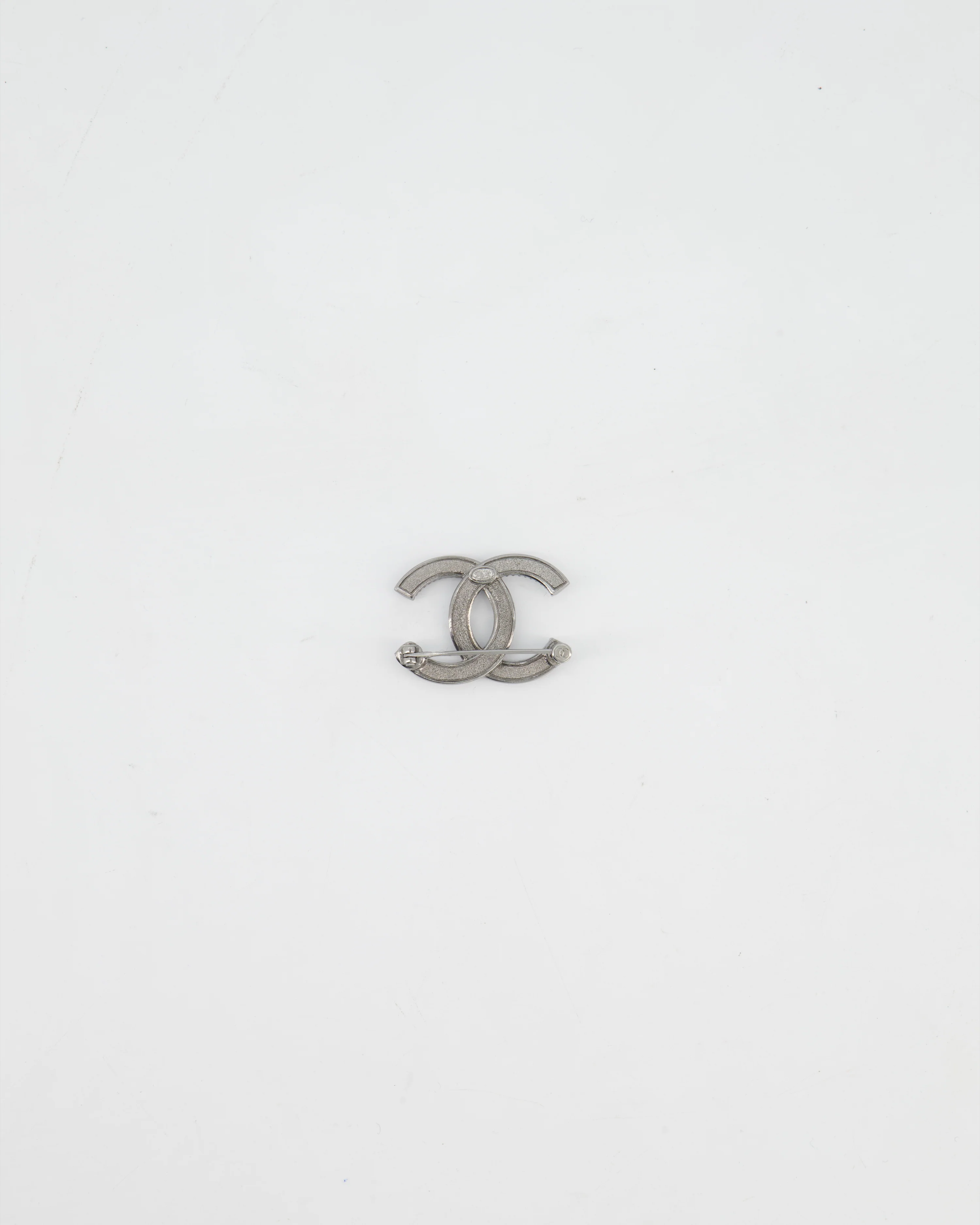 Chanel Gunmetal Silver CC Logo Brooch with Crystal Detail - Image 7