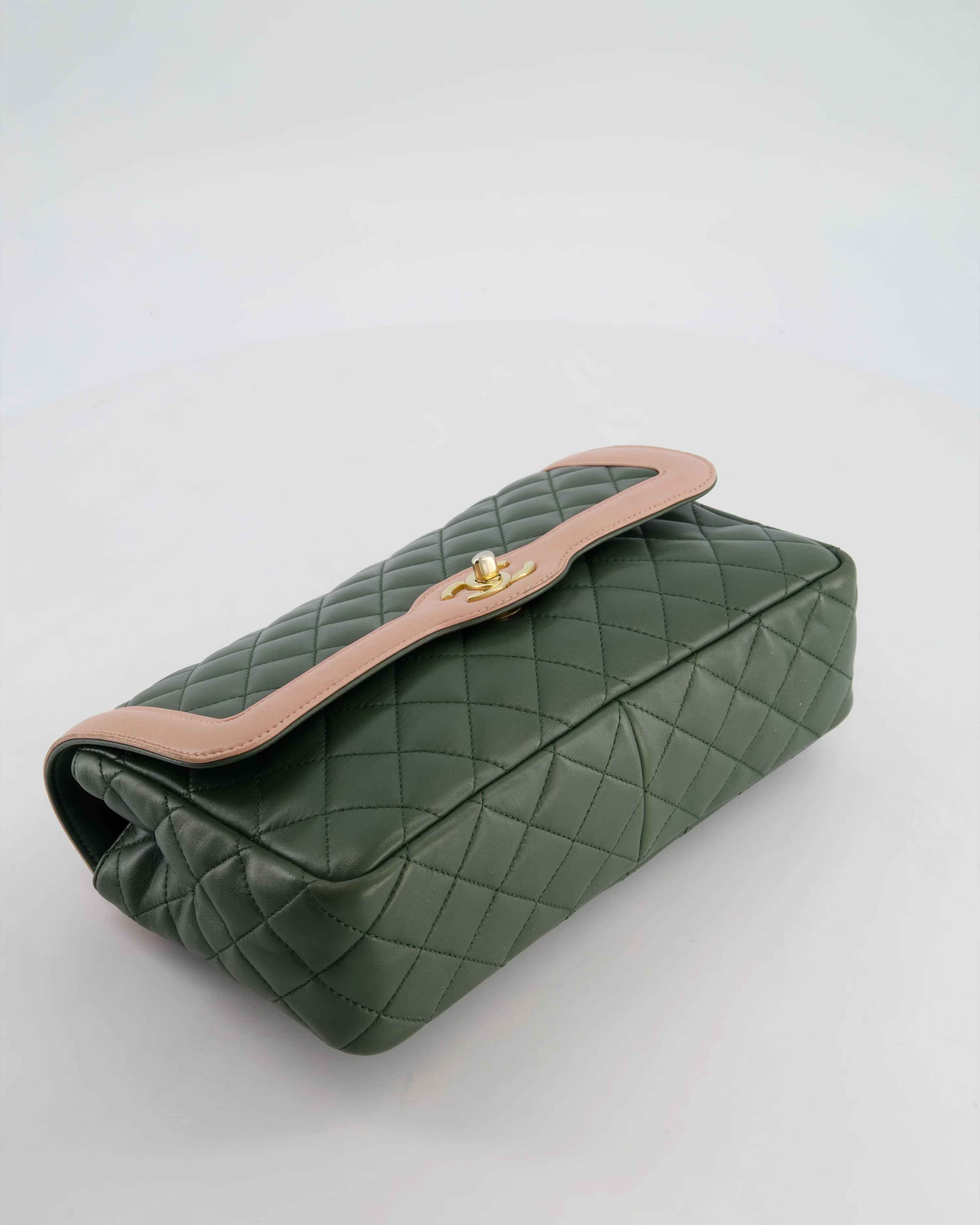 Chanel Khaki and Pink Single Flap Bag in Lambskin Leather with Gold Hardware - Image 21