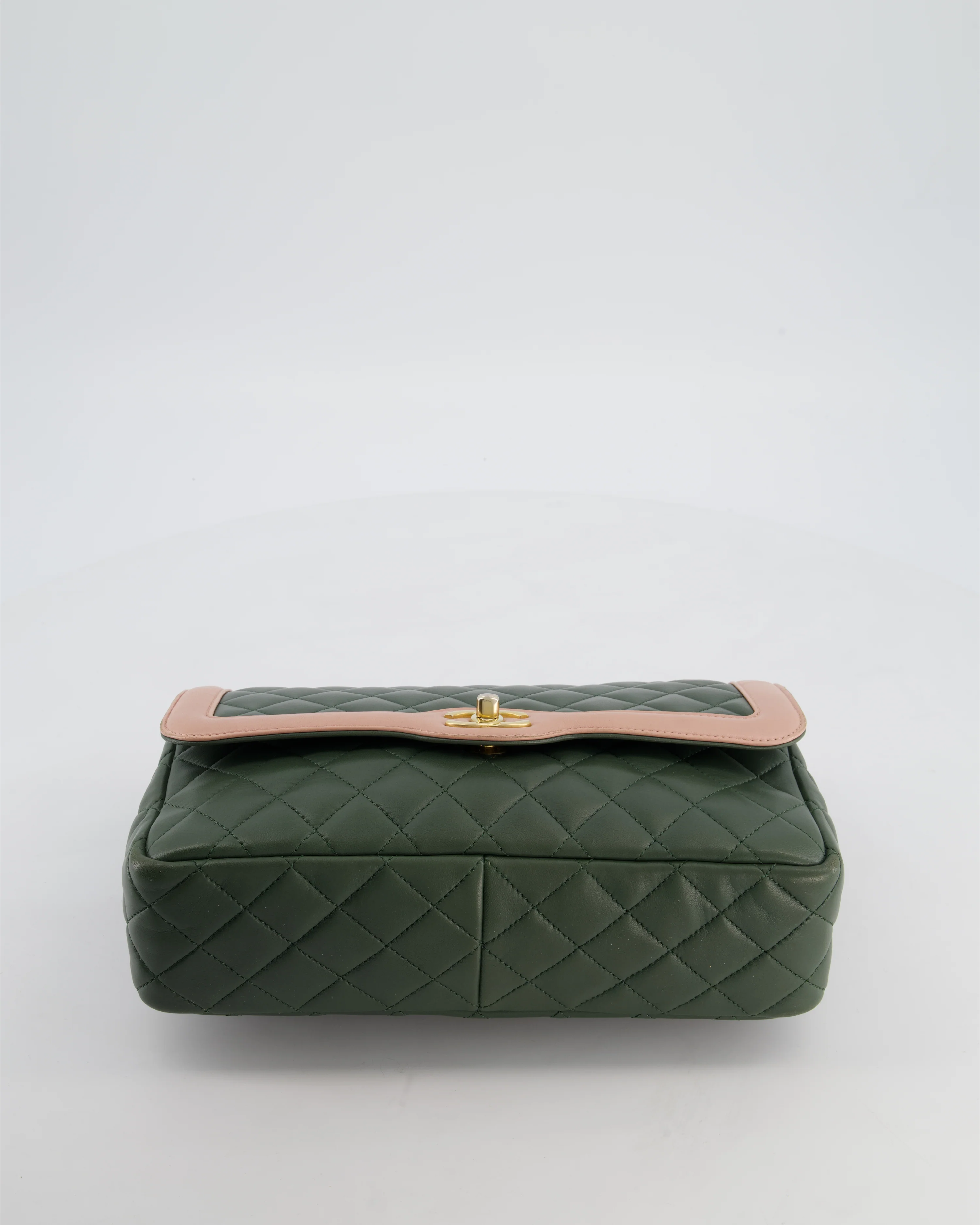 Chanel Khaki and Pink Single Flap Bag in Lambskin Leather with Gold Hardware - Image 23