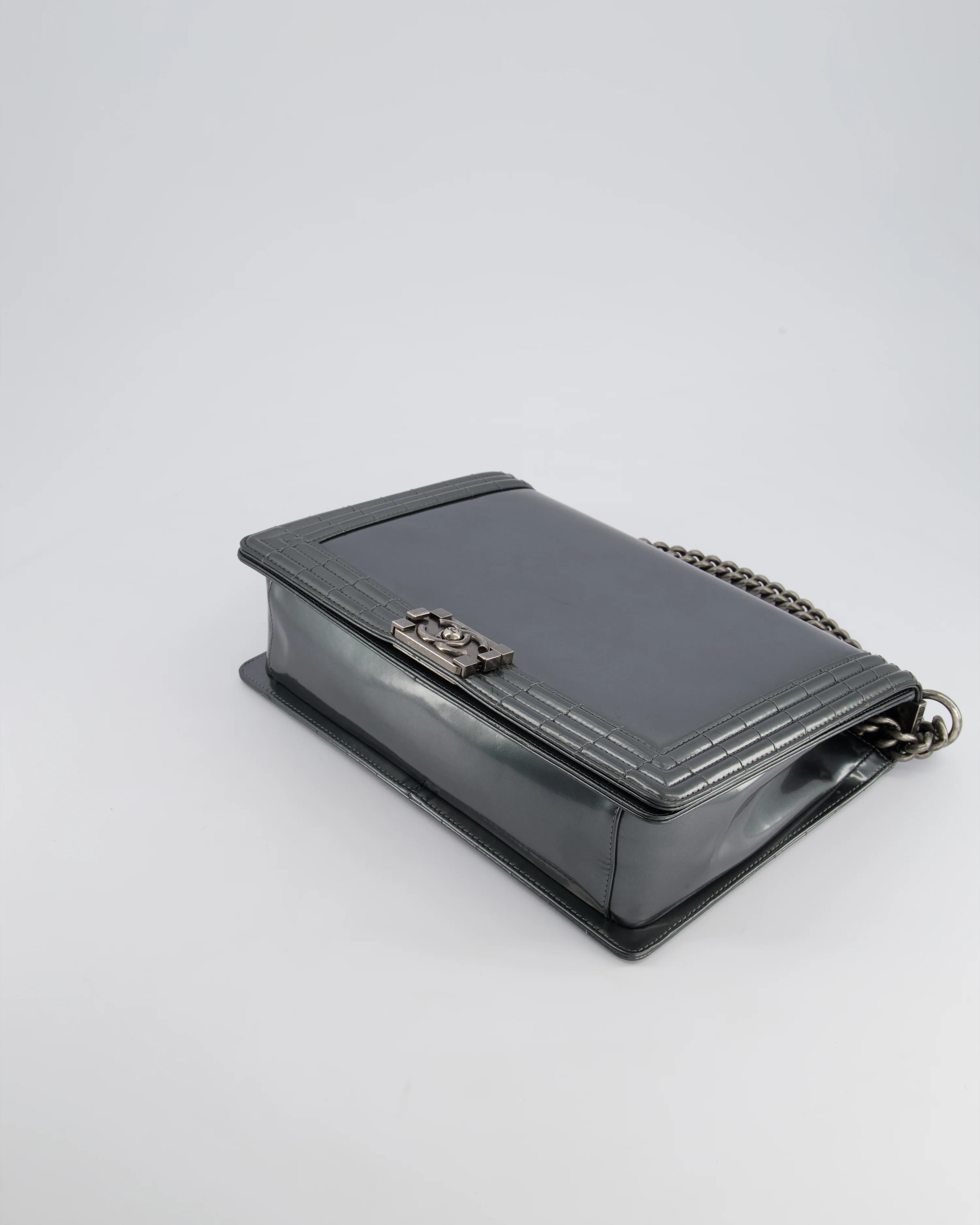 Chanel Large Dark Grey Boy Bag in Patent Leather with Ruthenium Hardware - Image 18