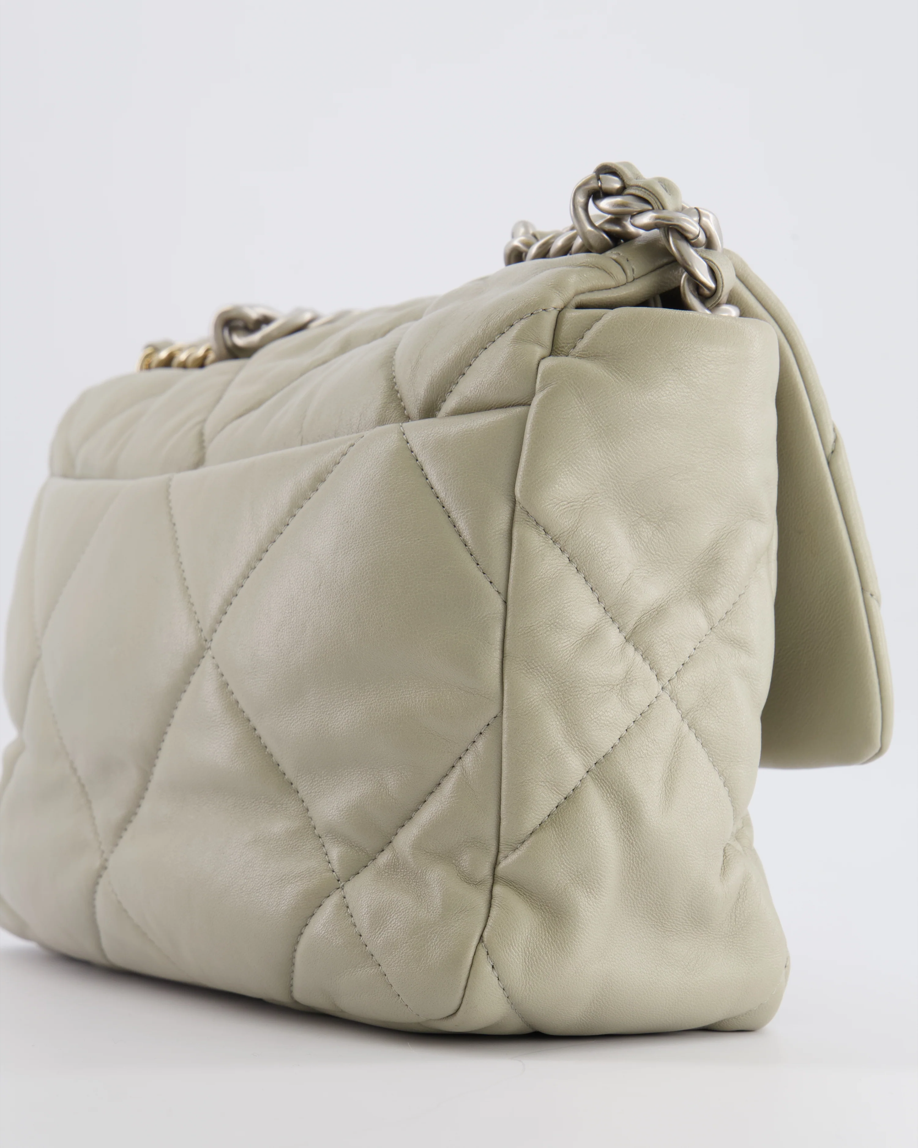 Chanel Light Grey Medium 19 Bag in Quilted Goatskin Leather with Mixed Hardware - Image 13