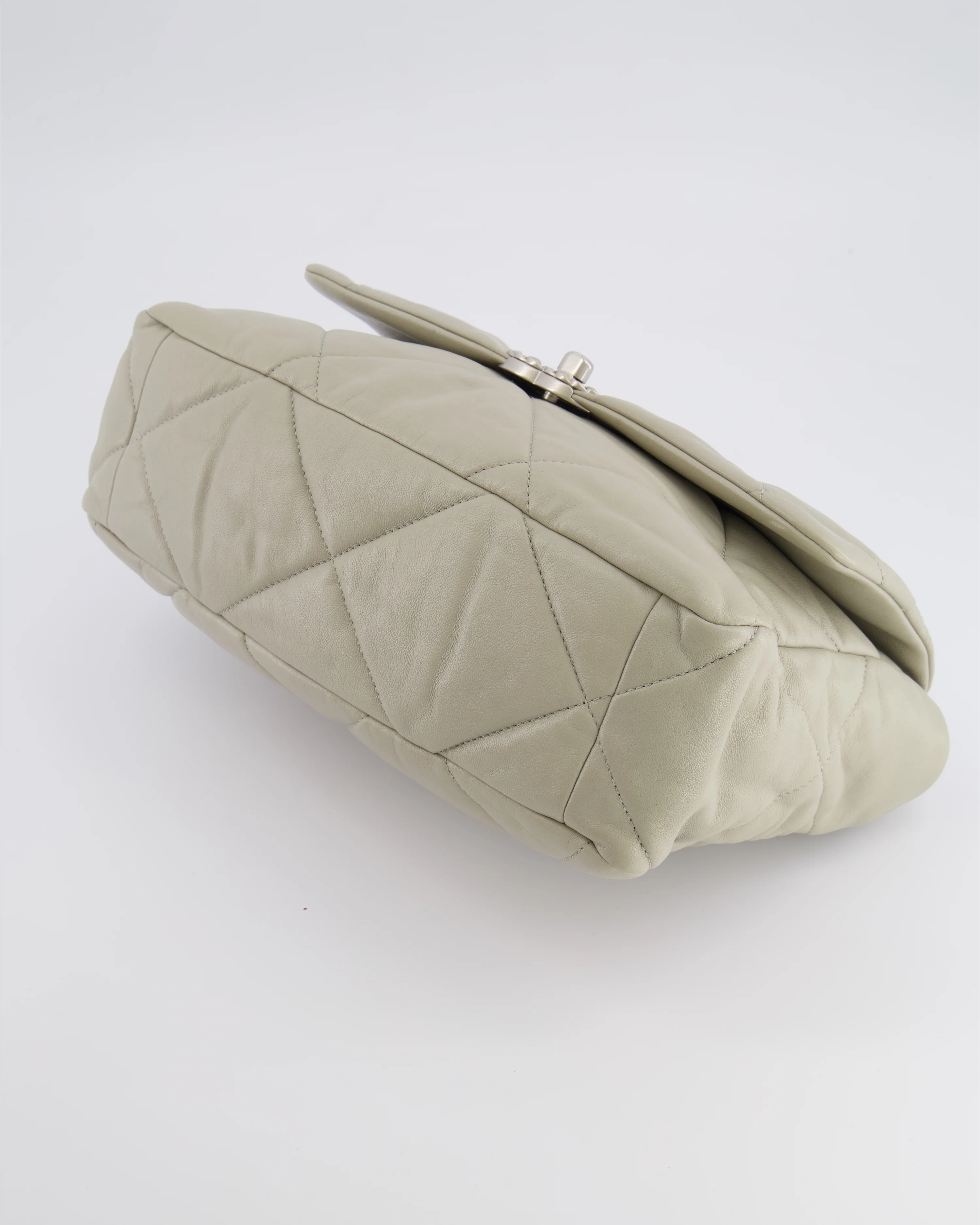 Chanel Light Grey Medium 19 Bag in Quilted Goatskin Leather with Mixed Hardware - Image 19