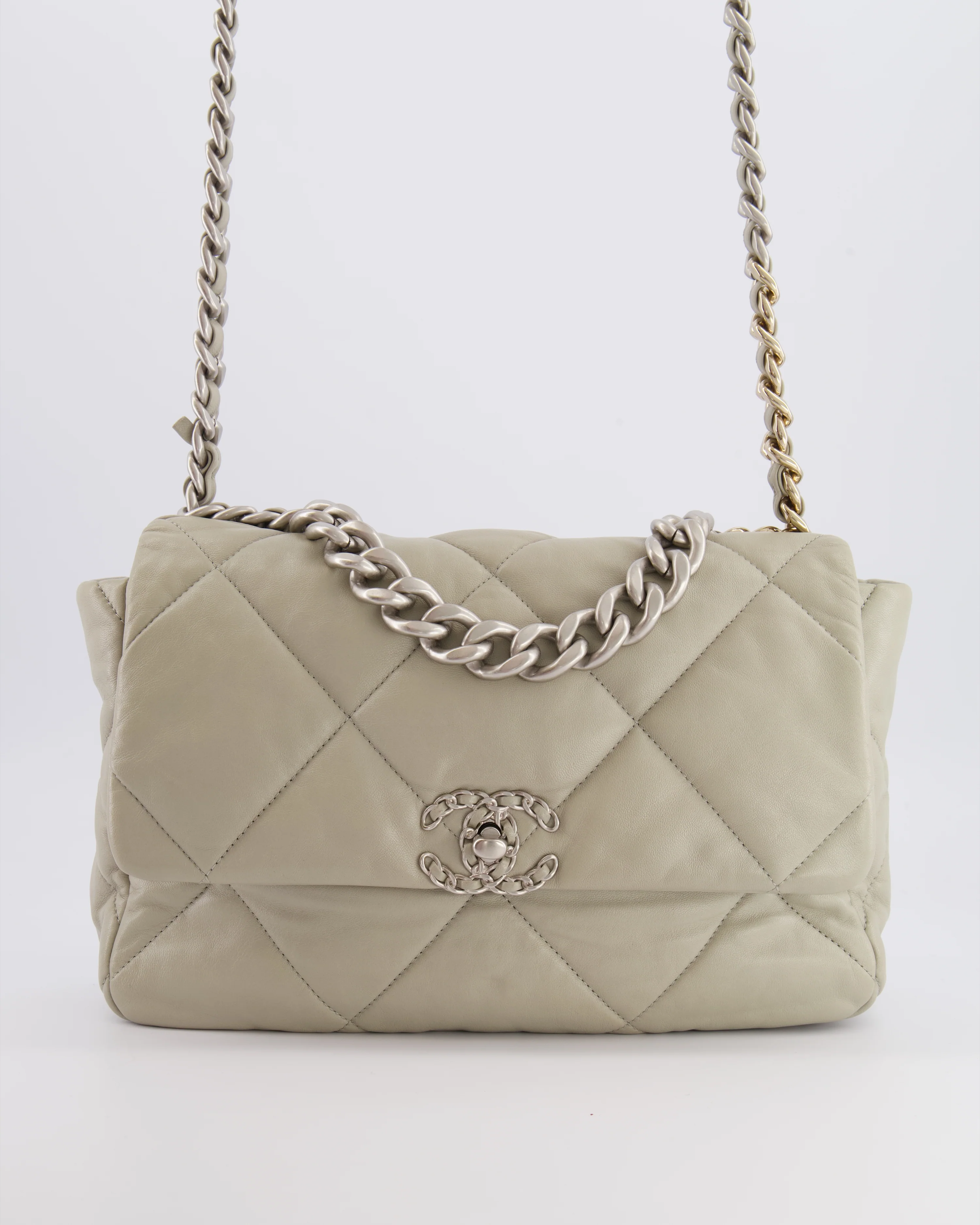 Chanel Light Grey Medium 19 Bag in Quilted Goatskin Leather with Mixed Hardware - Image 2