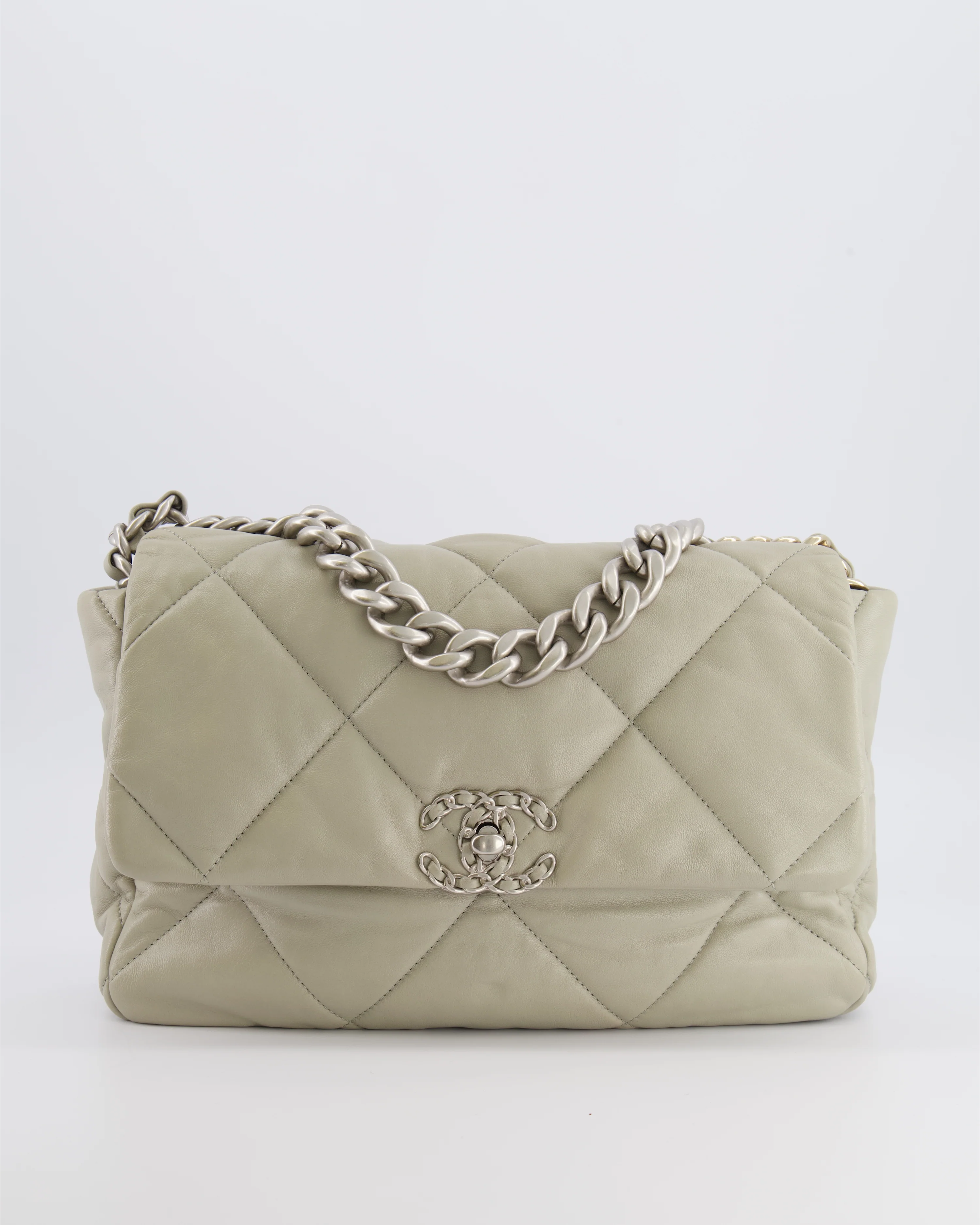 Chanel Light Grey Medium 19 Bag in Quilted Goatskin Leather with Mixed Hardware - Image 3
