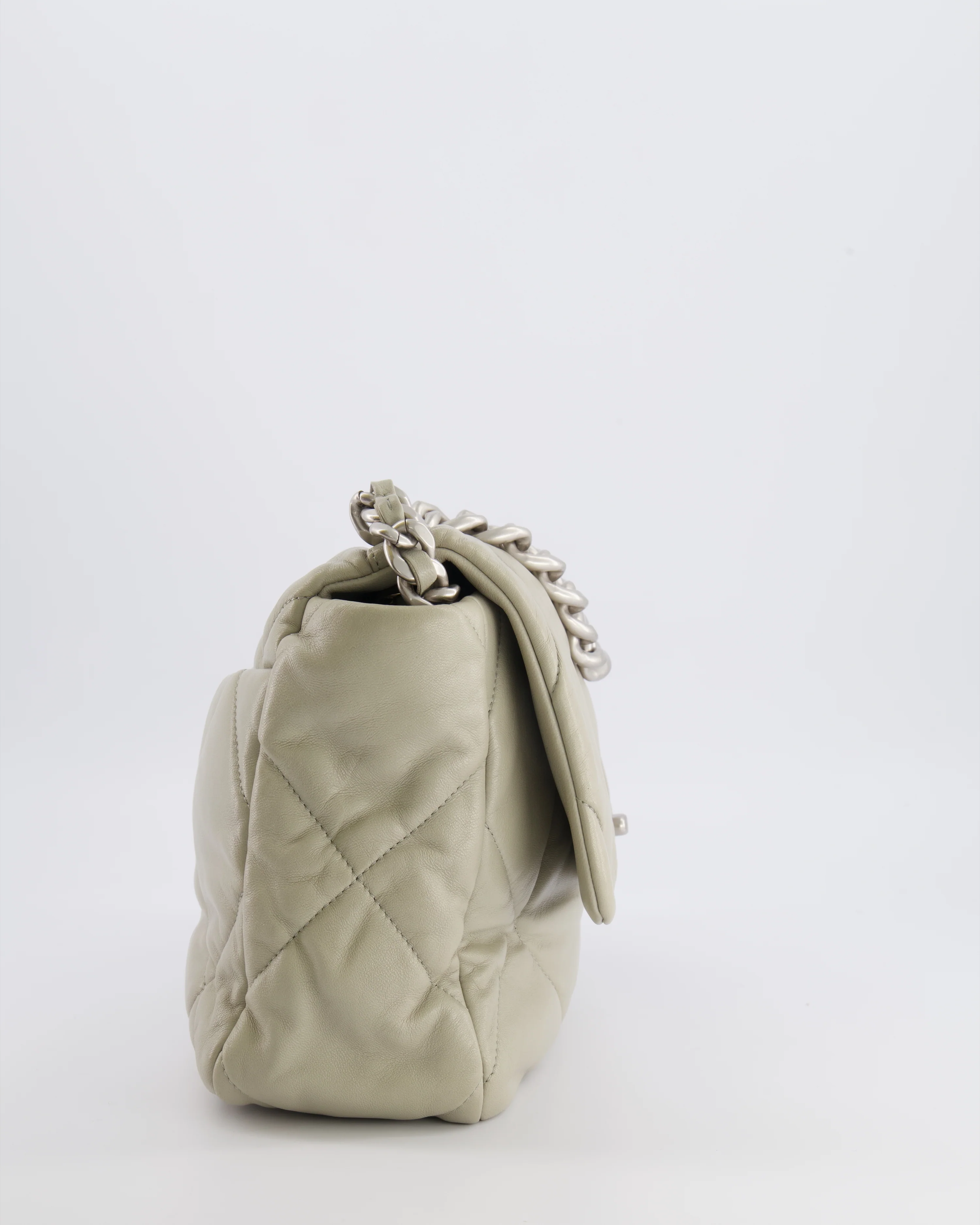 Chanel Light Grey Medium 19 Bag in Quilted Goatskin Leather with Mixed Hardware - Image 5