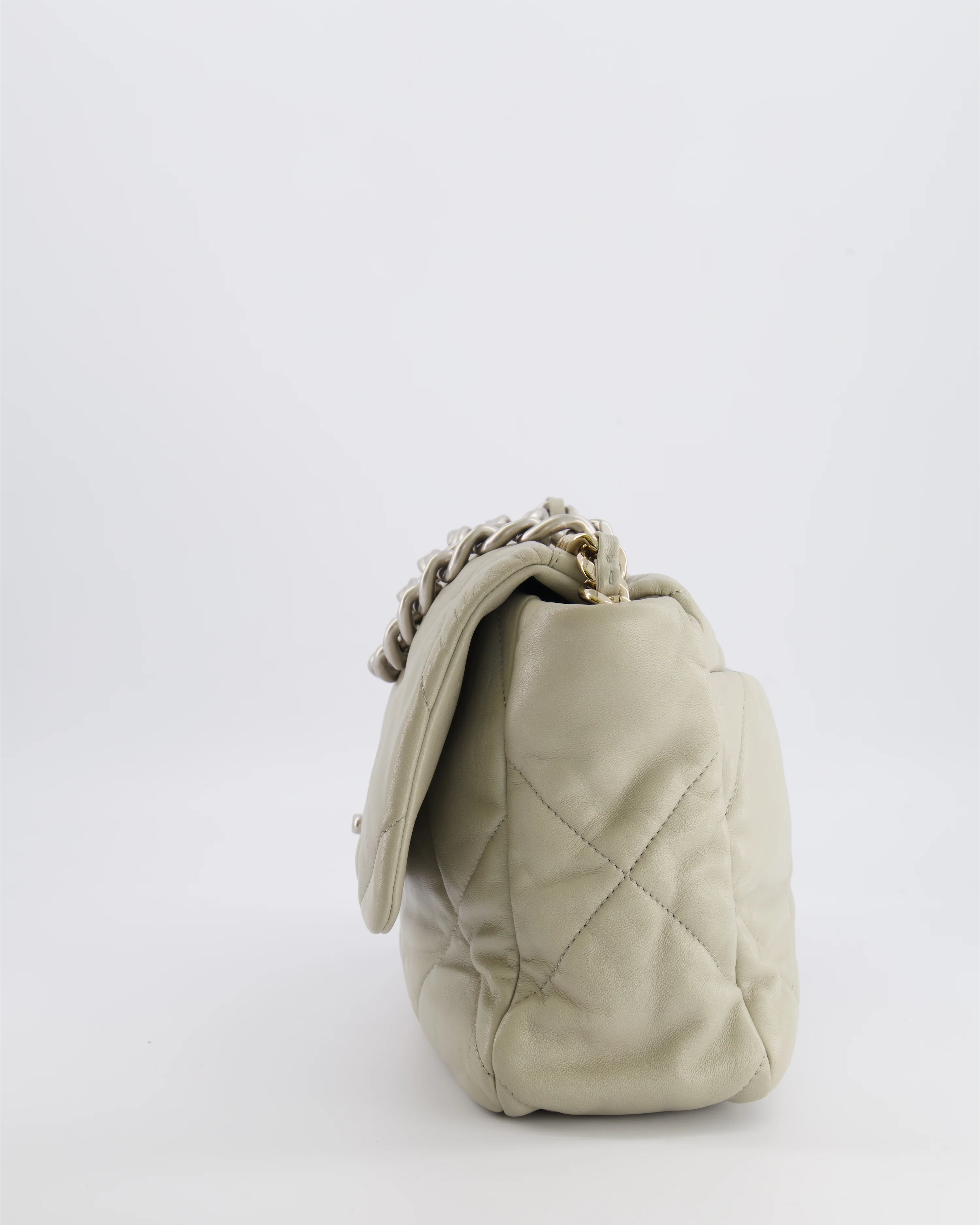 Chanel Light Grey Medium 19 Bag in Quilted Goatskin Leather with Mixed Hardware - Image 6