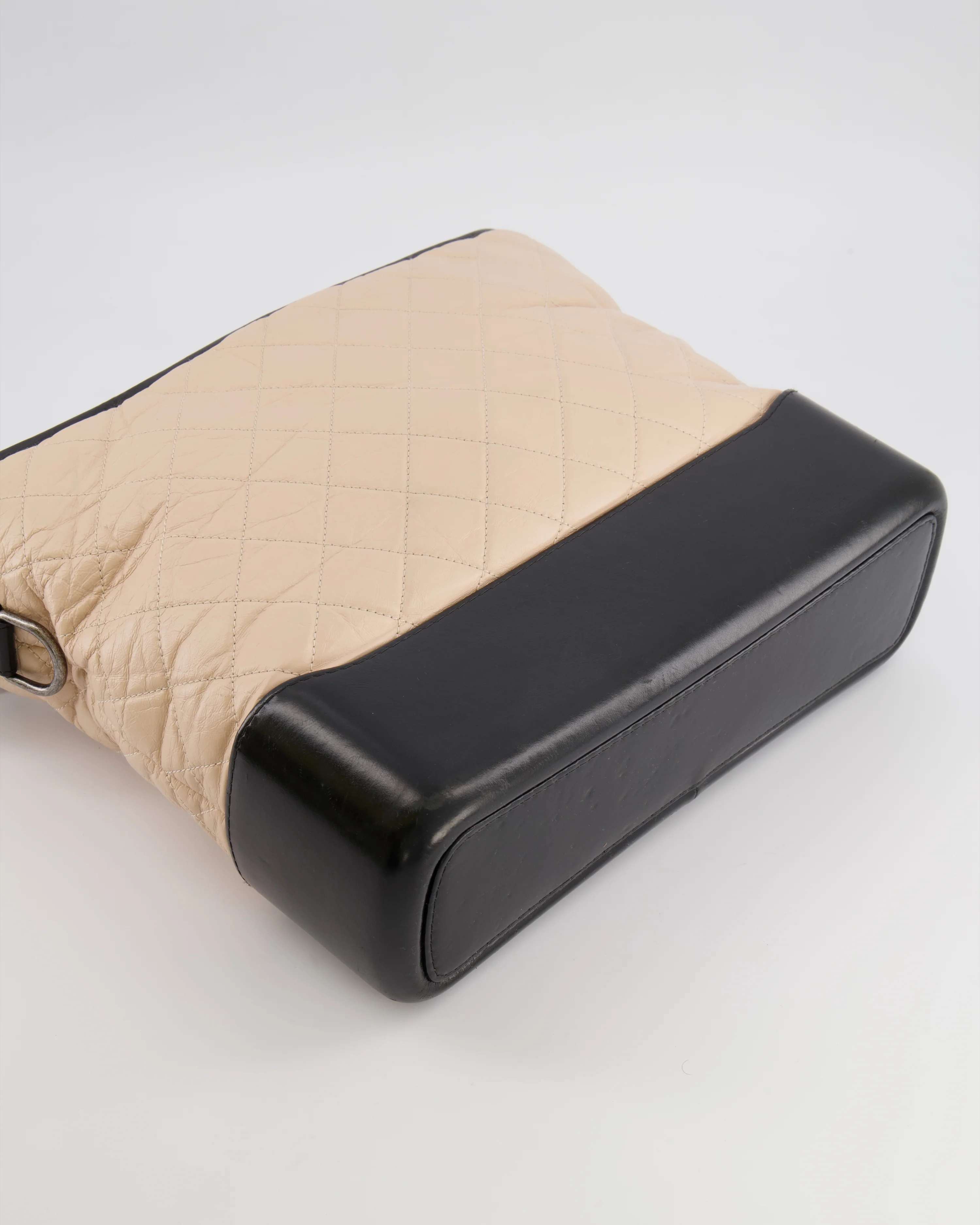 Chanel Large Gabrielle Bag in Beige and Black Crumpled Calfskin Leather with Mixed Hardware - Image 18