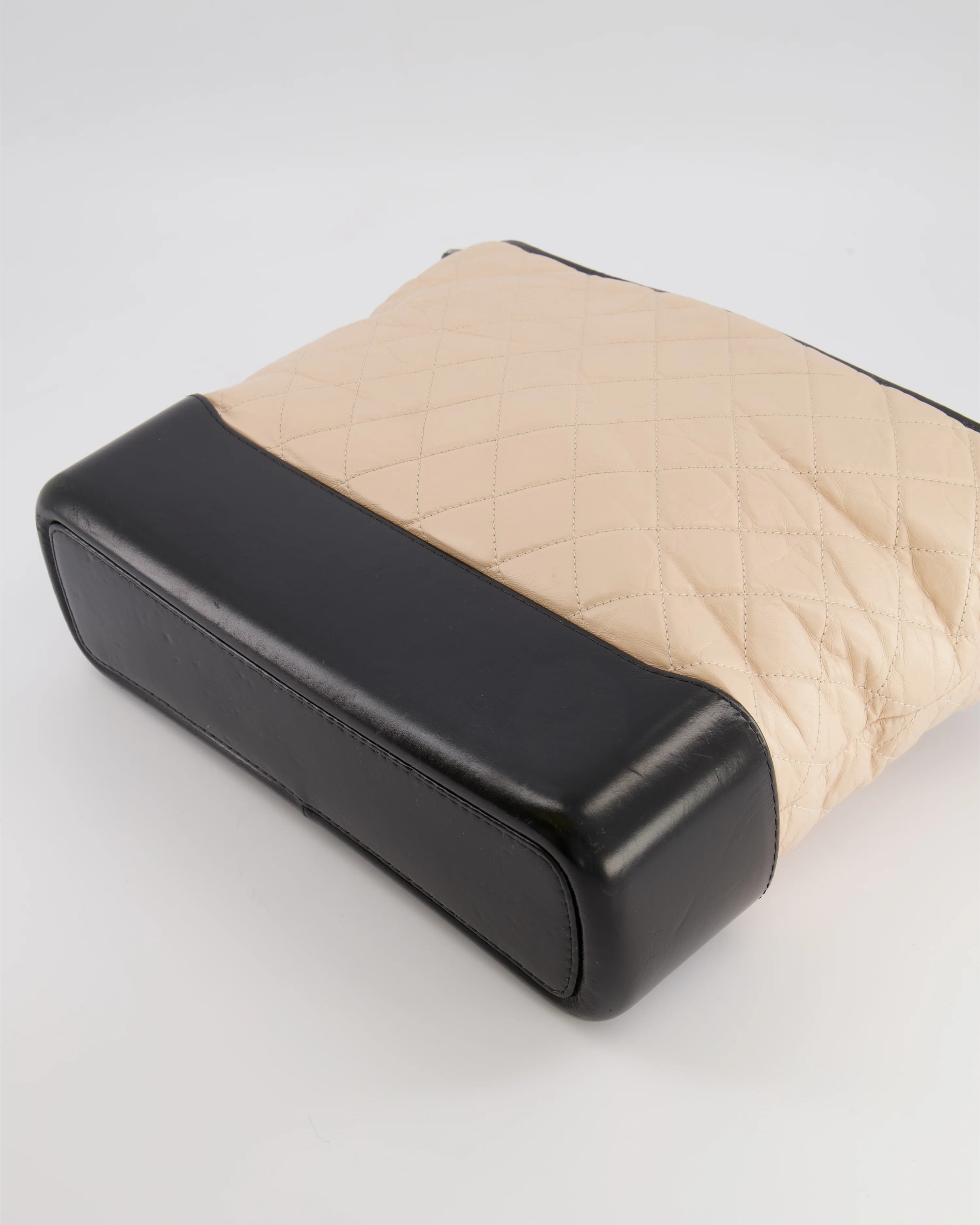 Chanel Large Gabrielle Bag in Beige and Black Crumpled Calfskin Leather with Mixed Hardware - Image 19
