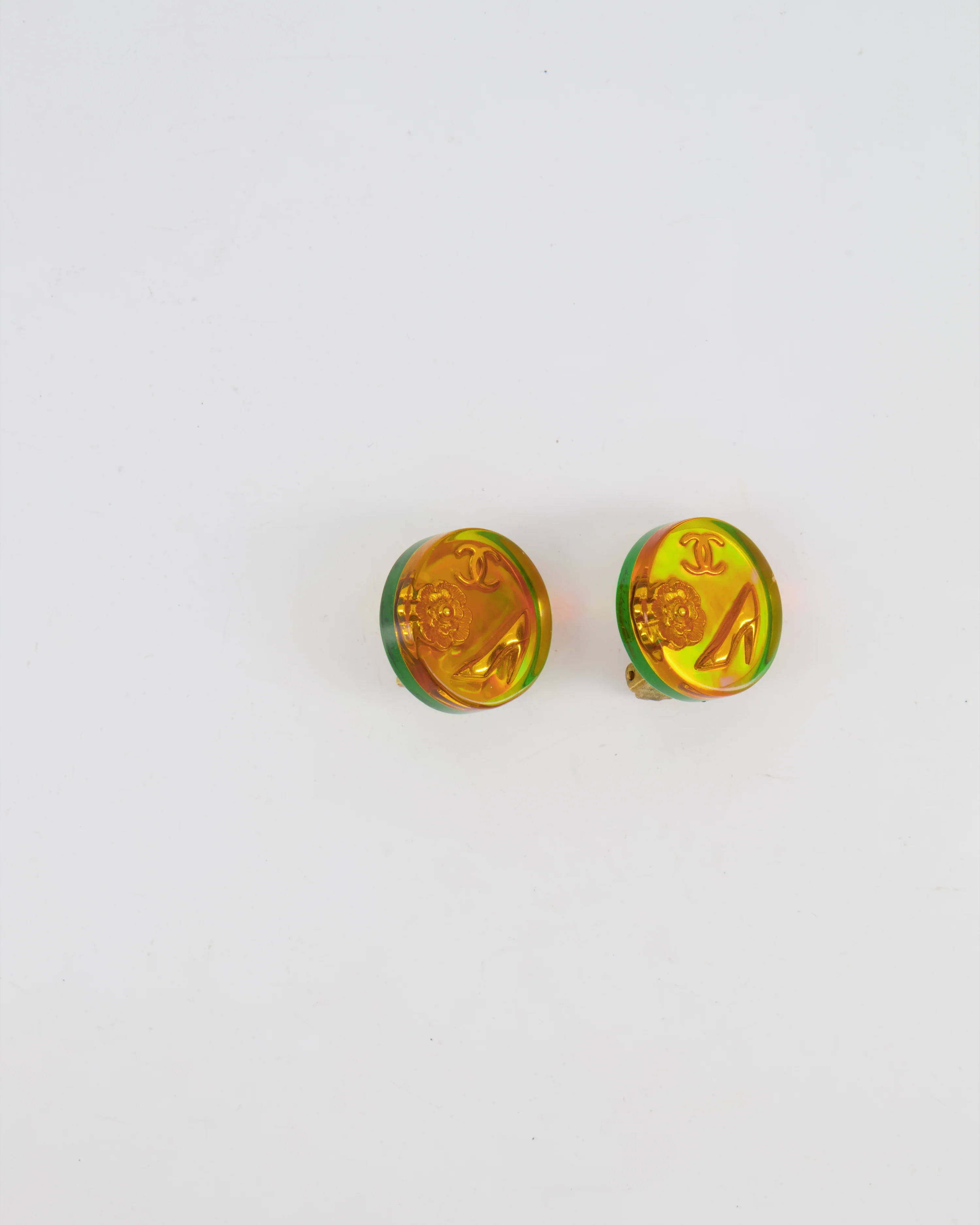 Chanel 97A Vintage Multicolour Holographic Round CC Logo Clip-On Earrings - Image 3