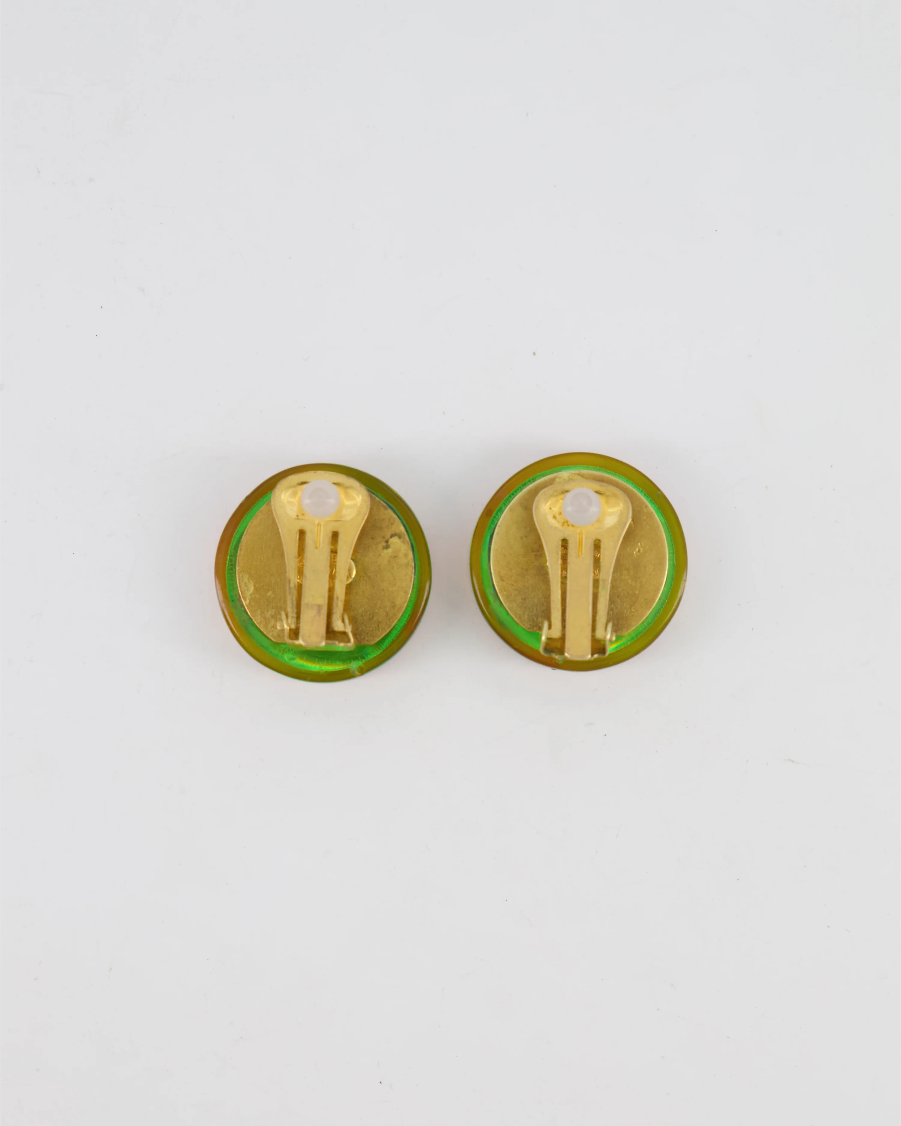 Chanel 97A Vintage Multicolour Holographic Round CC Logo Clip-On Earrings - Image 7