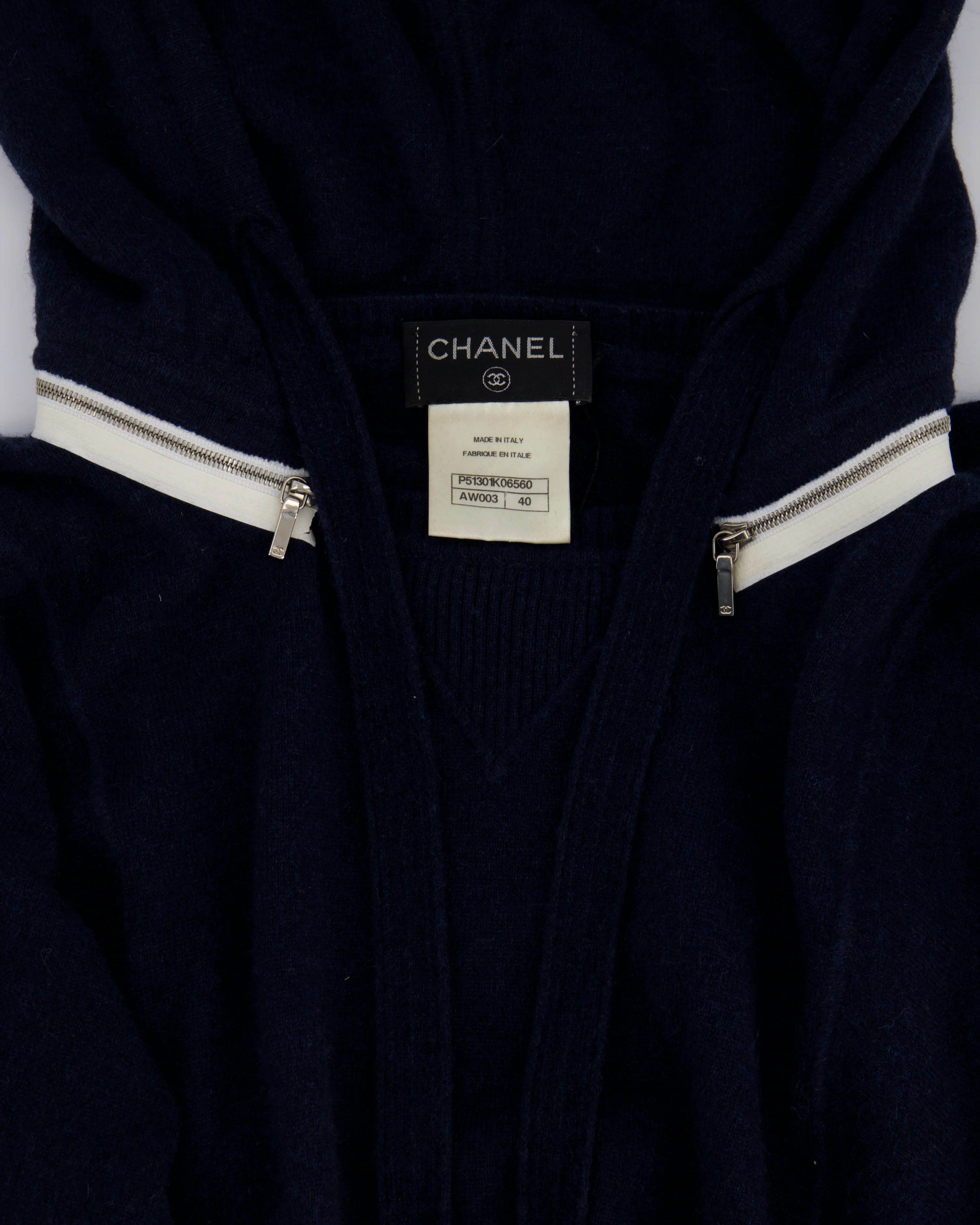 Chanel Navy Two-Piece Cashmere Tracksuit Set with Detachable Hood Detail Size FR 40 (UK 12) - Image 10