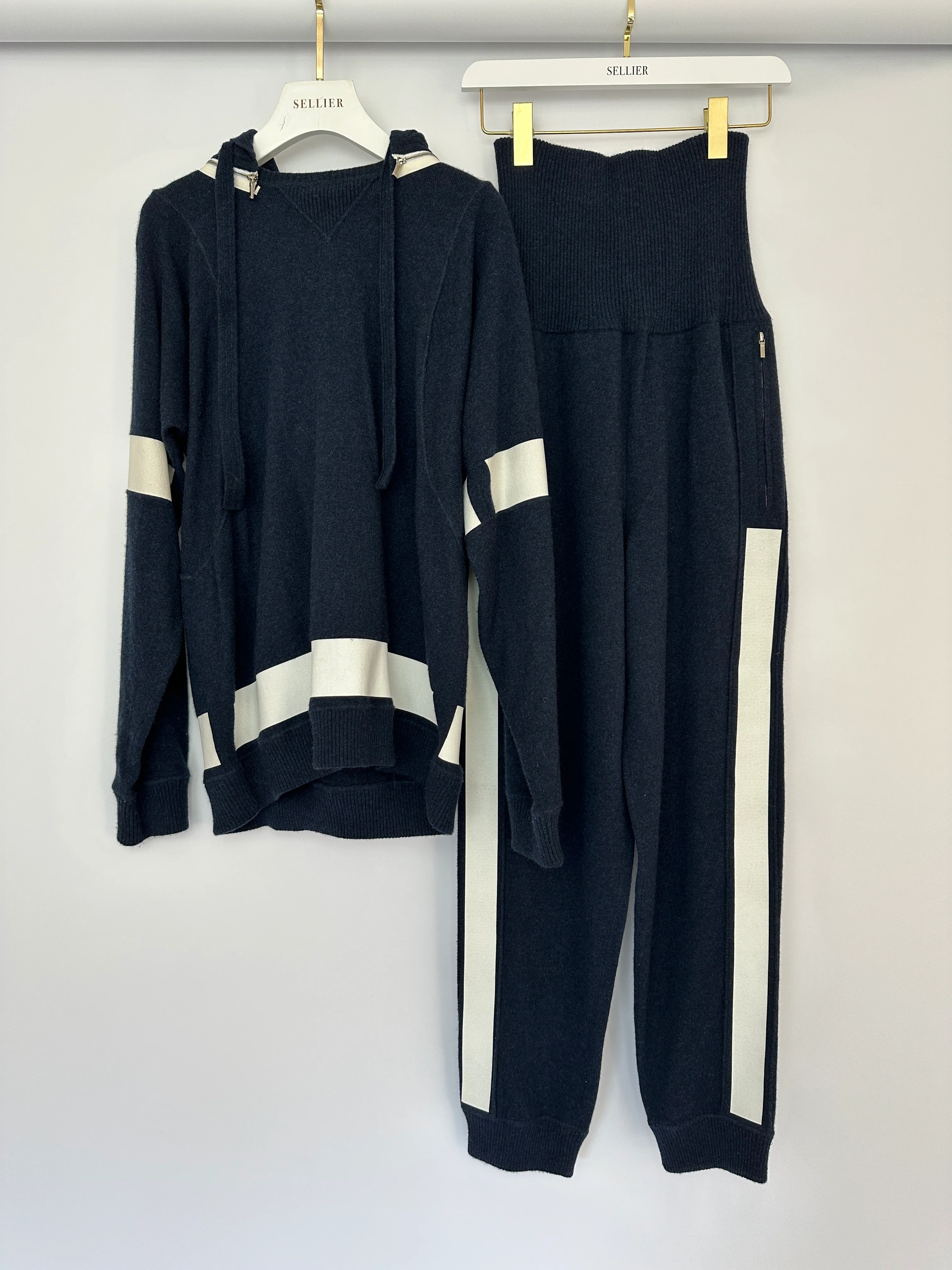 Chanel Navy Two-Piece Cashmere Tracksuit Set with Detachable Hood Detail Size FR 40 (UK 12) - Image 12