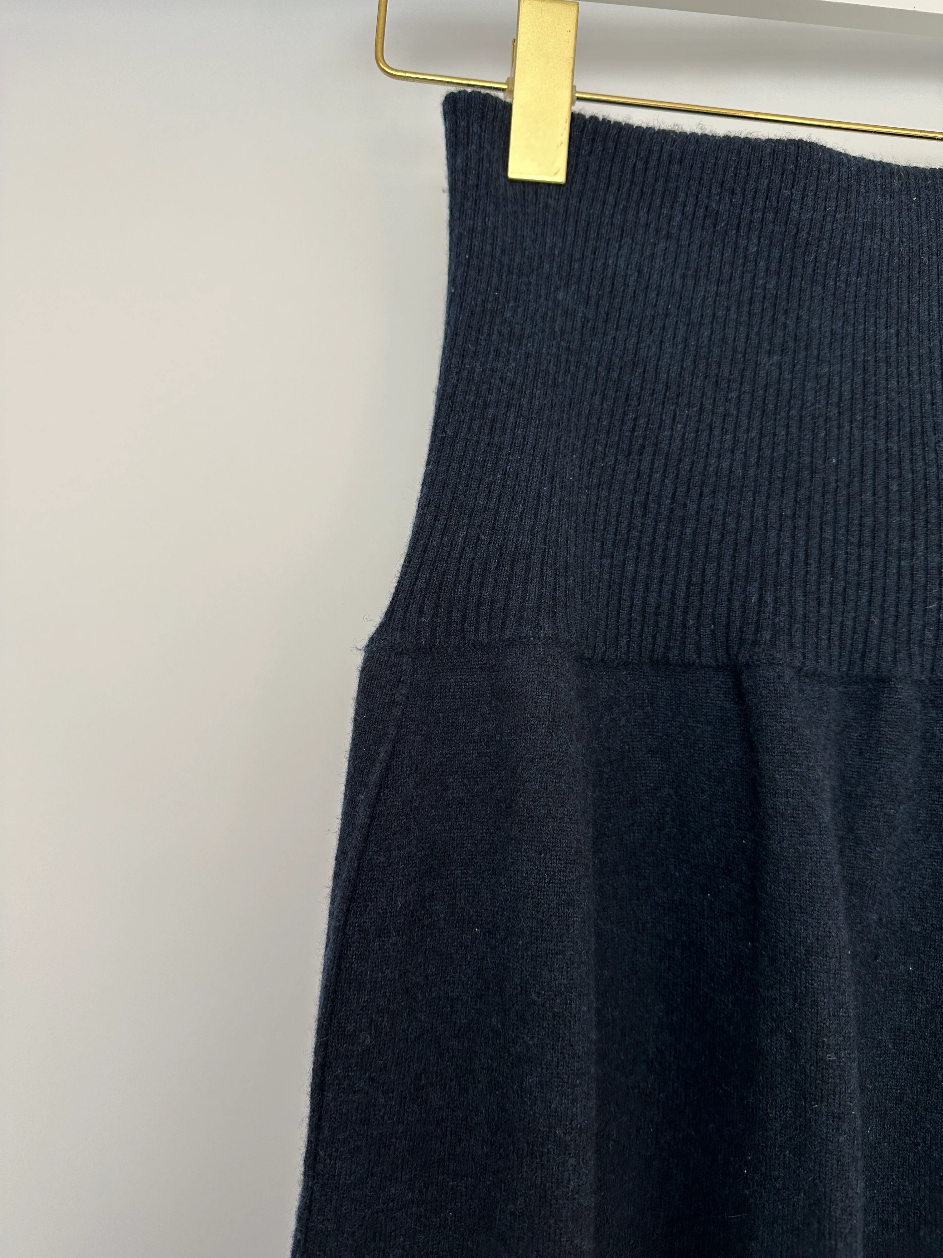 Chanel Navy Two-Piece Cashmere Tracksuit Set with Detachable Hood Detail Size FR 40 (UK 12) - Image 17