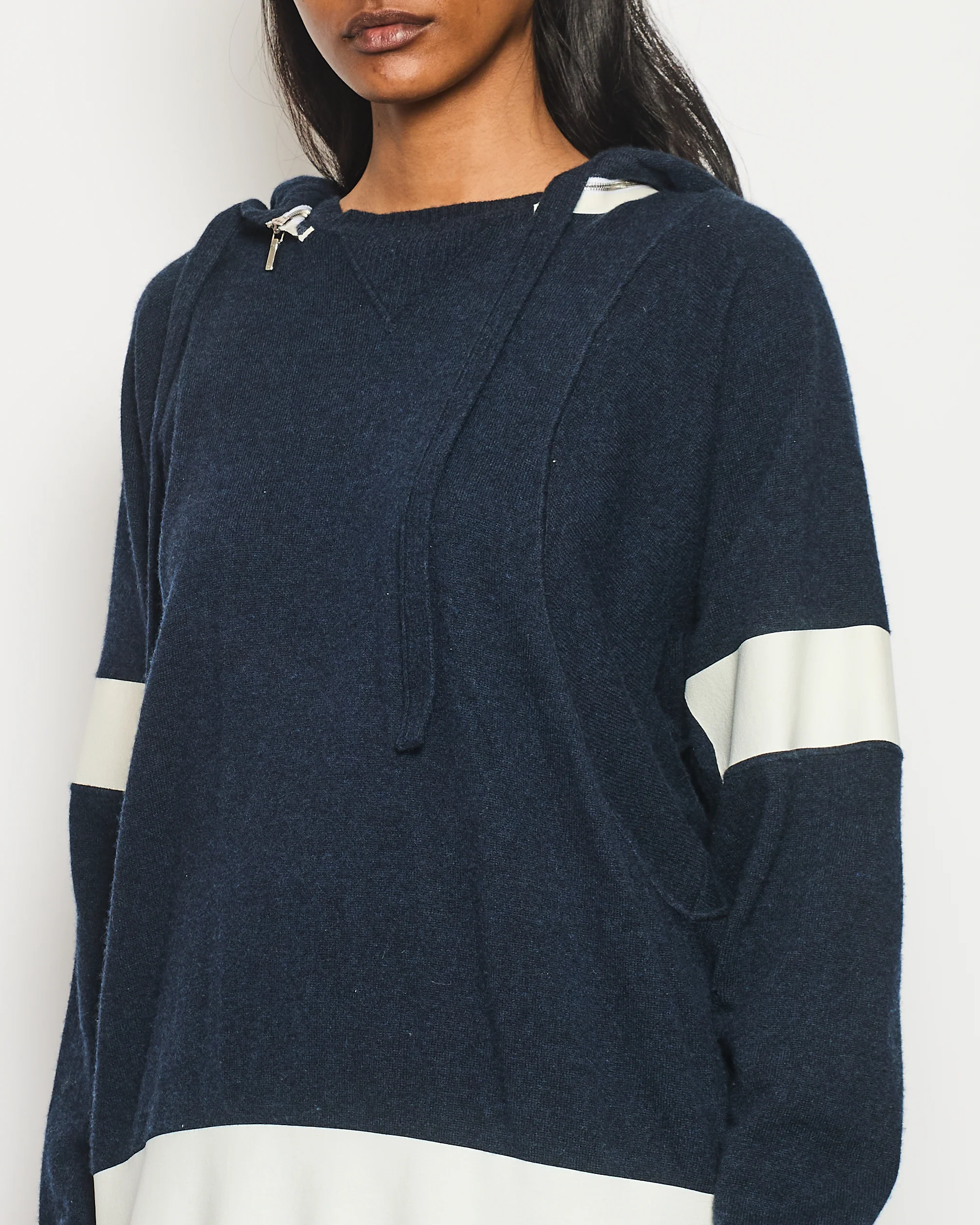 Chanel Navy Two-Piece Cashmere Tracksuit Set with Detachable Hood Detail Size FR 40 (UK 12) - Image 4