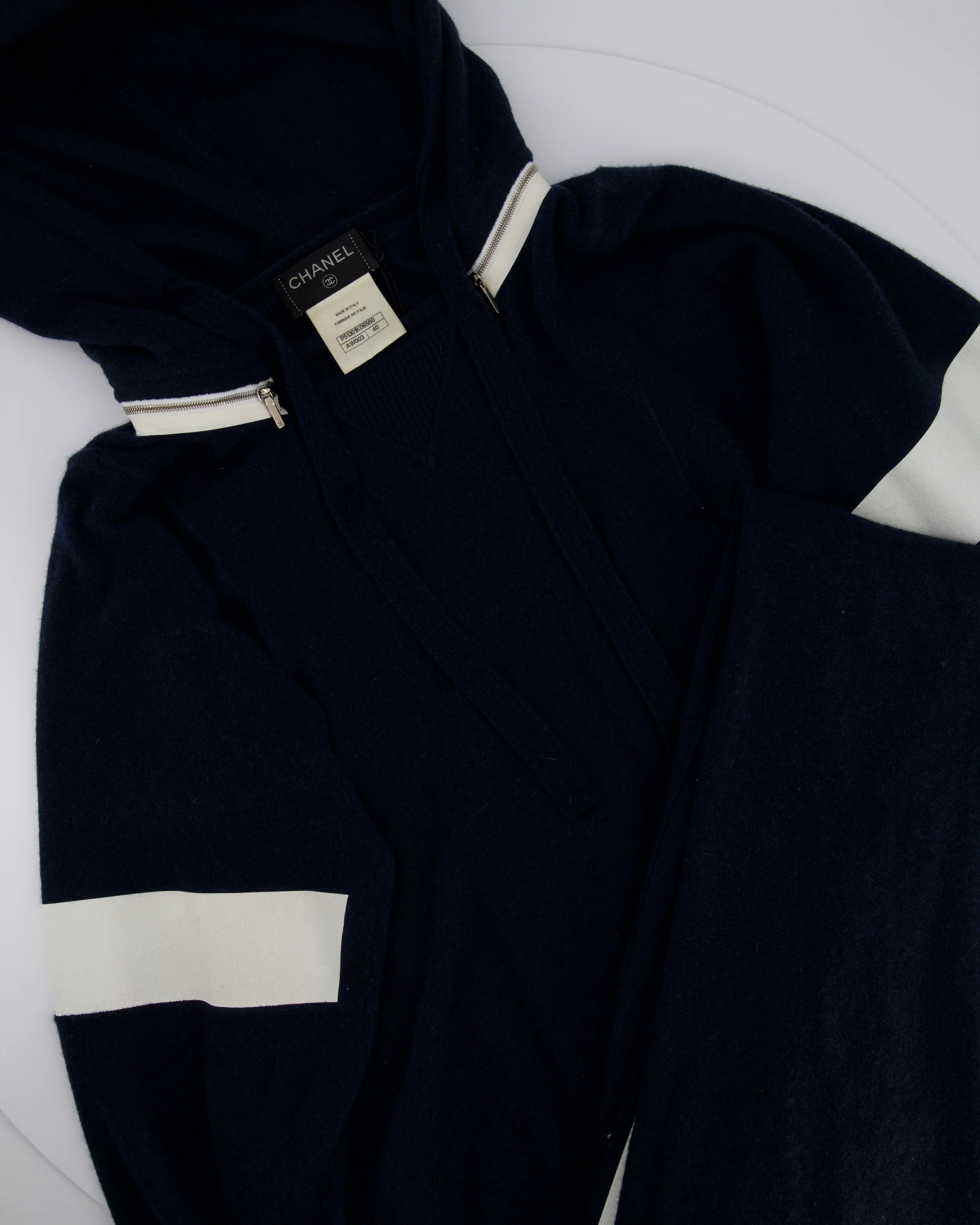 Chanel Navy Two-Piece Cashmere Tracksuit Set with Detachable Hood Detail Size FR 40 (UK 12) - Image 5