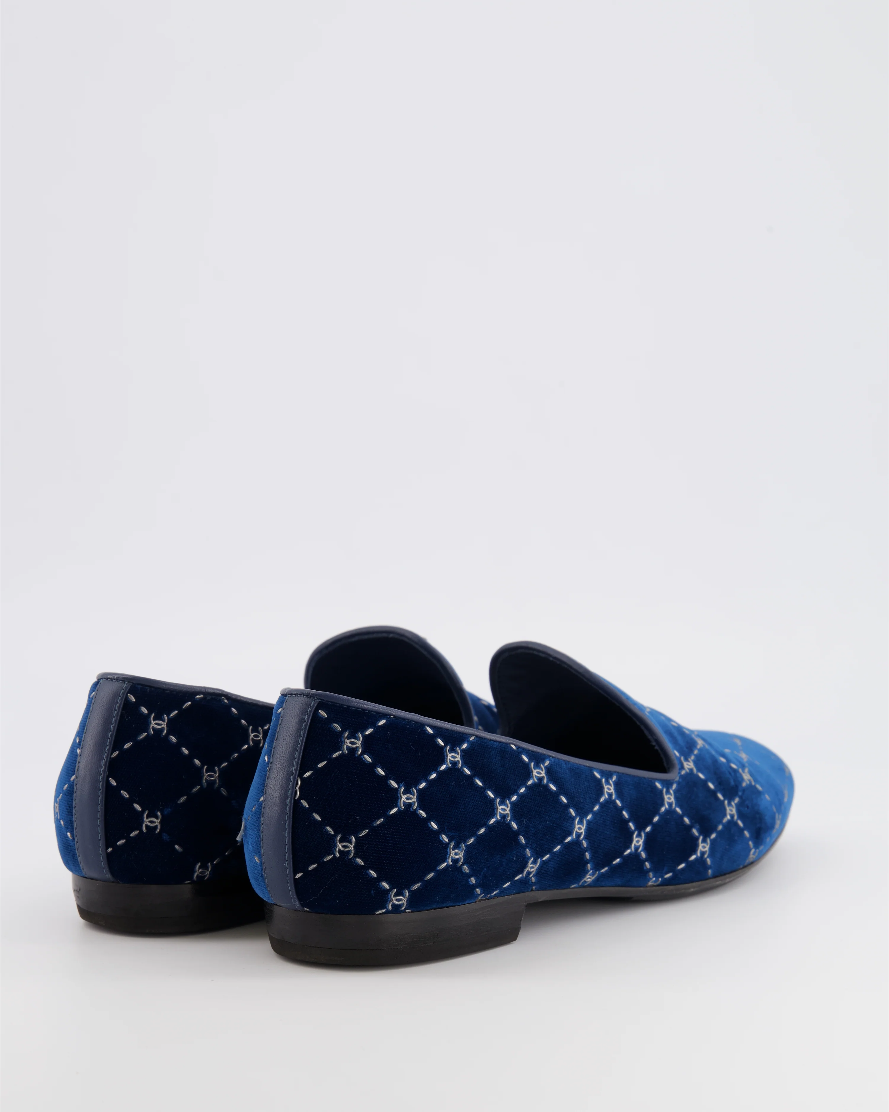 Chanel Navy Velour Loafers with Silver Diamond Stitch Pattern and CC Logos Size EU 40C - Image 3
