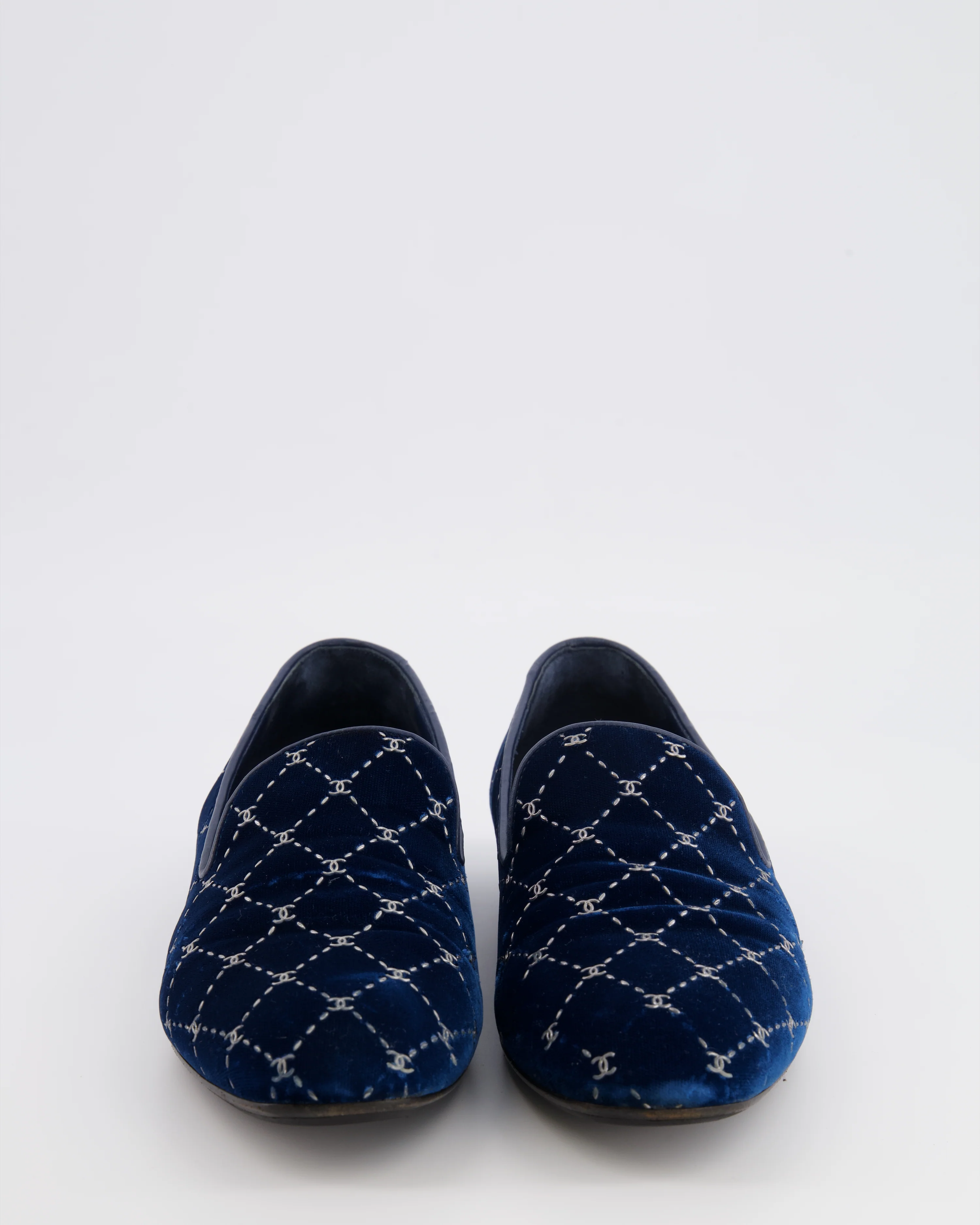 Chanel Navy Velour Loafers with Silver Diamond Stitch Pattern and CC Logos Size EU 40C - Image 4