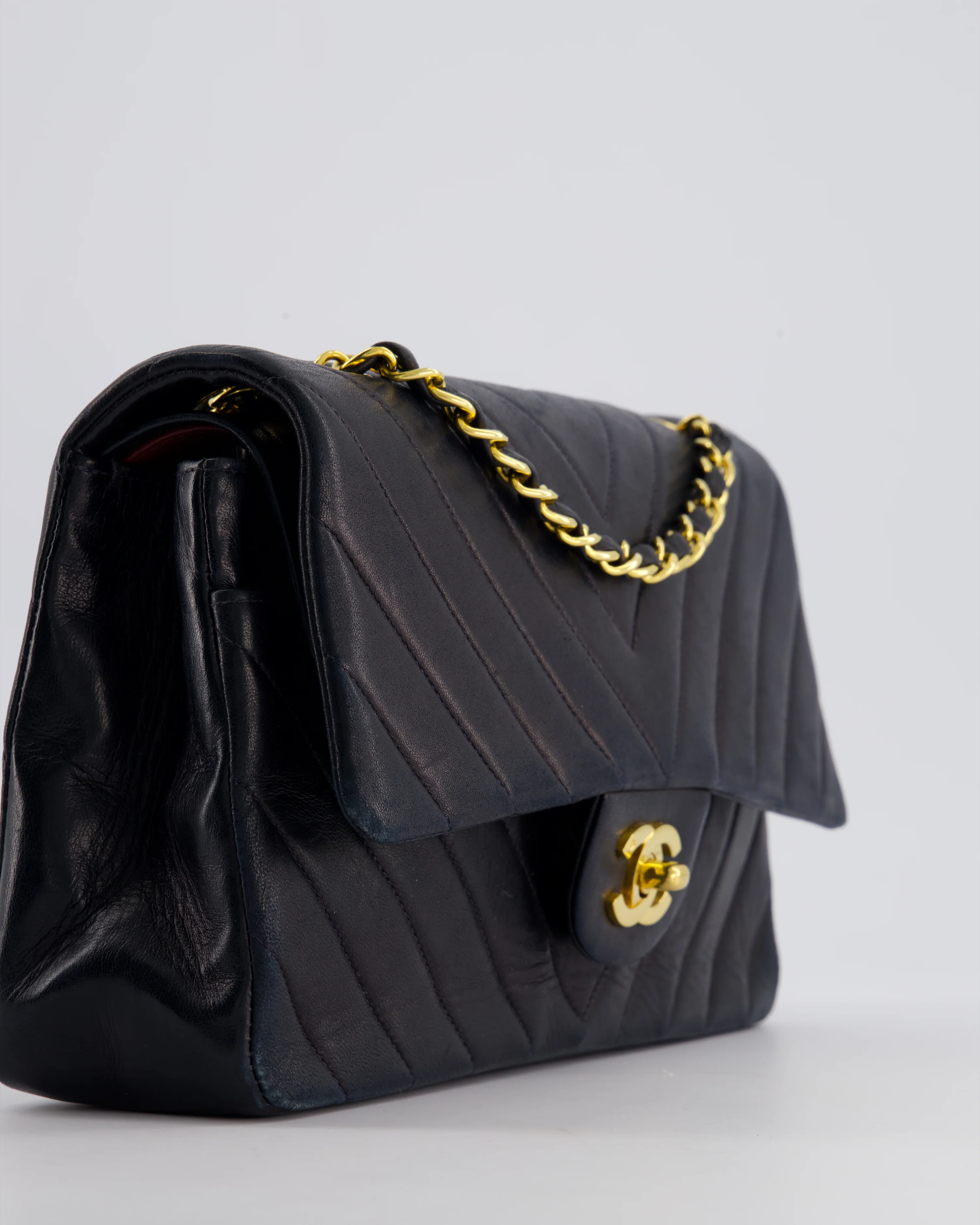 Chanel Navy Vintage Classic Medium Chevron Double Flap Bag in Lambskin Leather with 24K Gold Hardware - Image 13