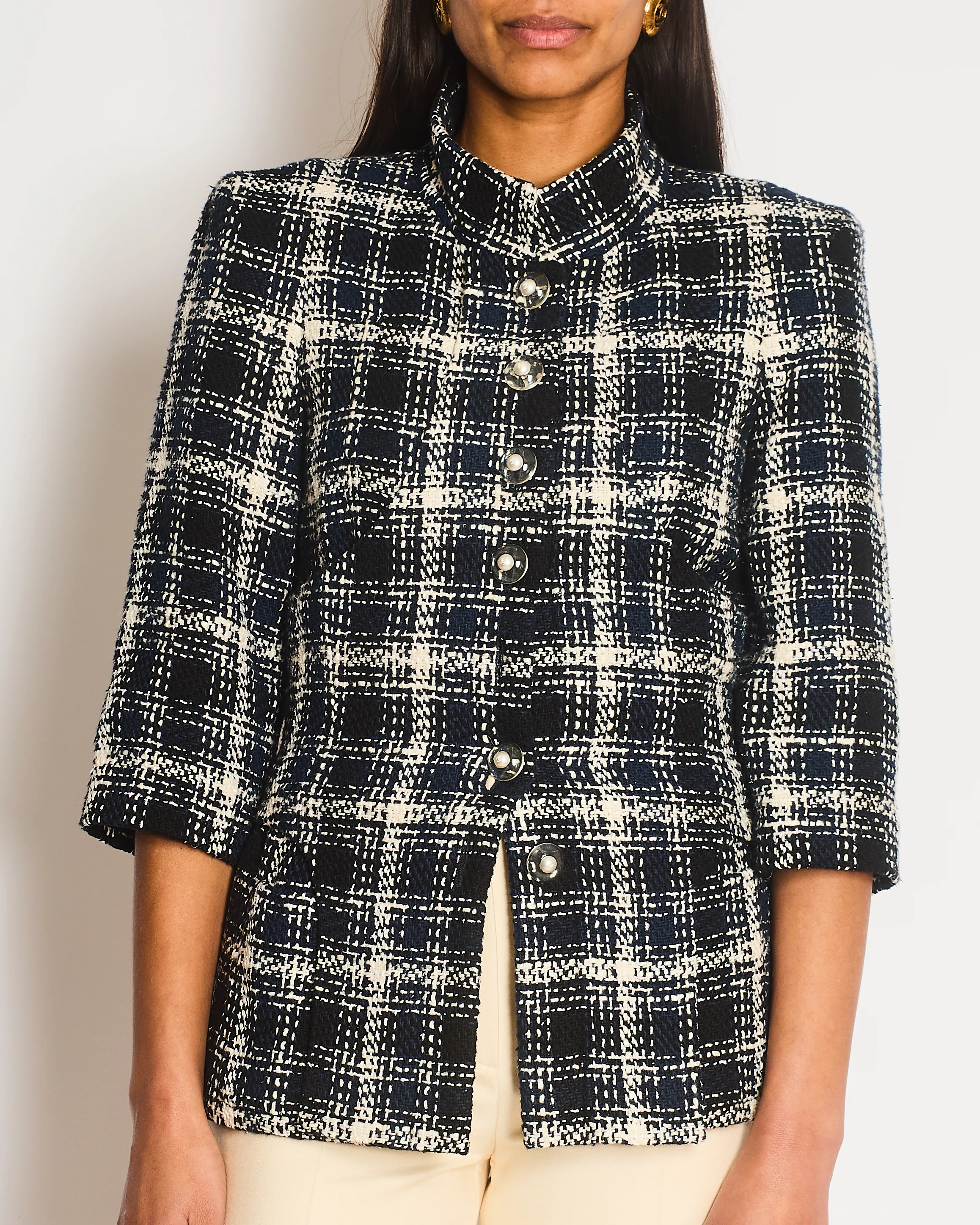 Chanel 18S Navy, White and Black Check Tweed Cropped Jacket with Cropped Sleeves and Clear Pearl Logo Buttons Size FR 36 (UK 8) - Image 3