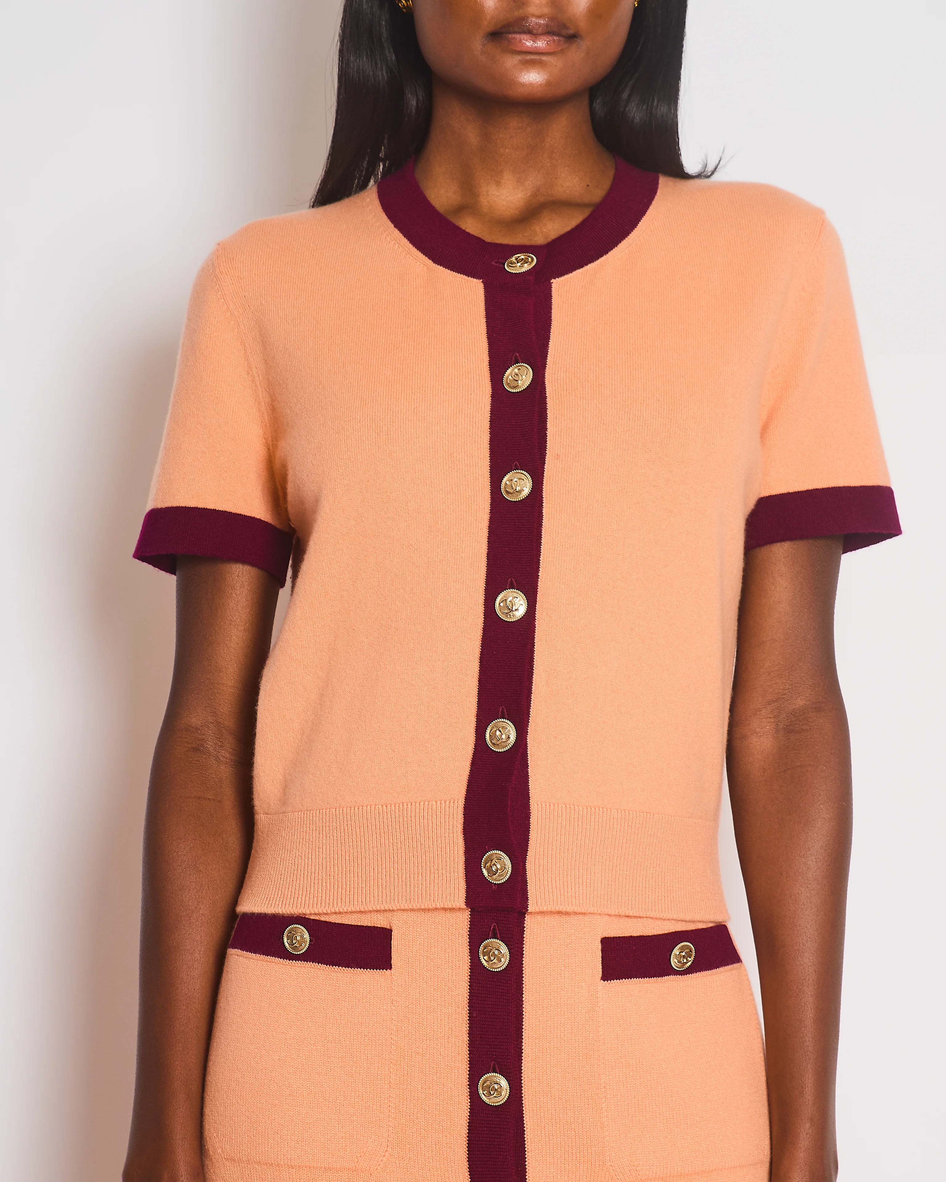 Chanel 2020 Metiers des Arts Peach Short Sleeve Knitted Button Down Cardigan with CC Button Detail Size FR 38 (UK 10) - Image 2