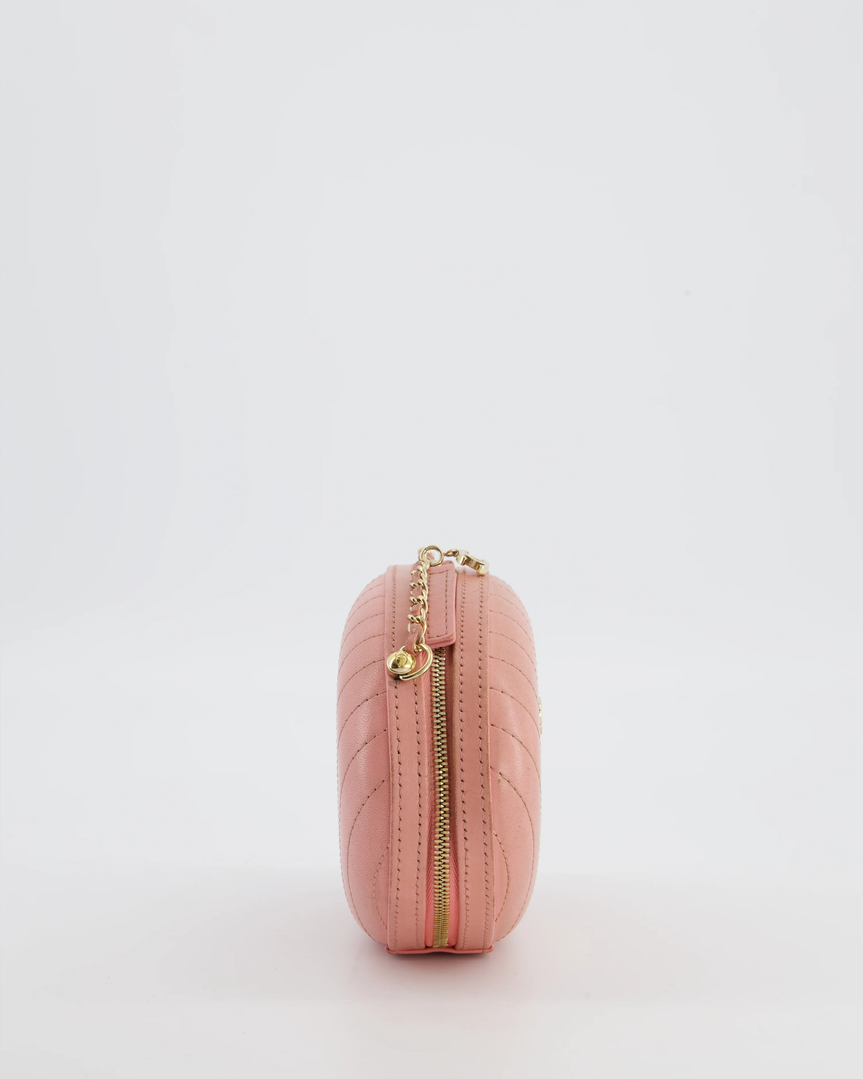 Chanel 2019 Pink Runway La Pausa Round Evening bag in Chevron with Gold Hardware and Charm Chain - Image 8