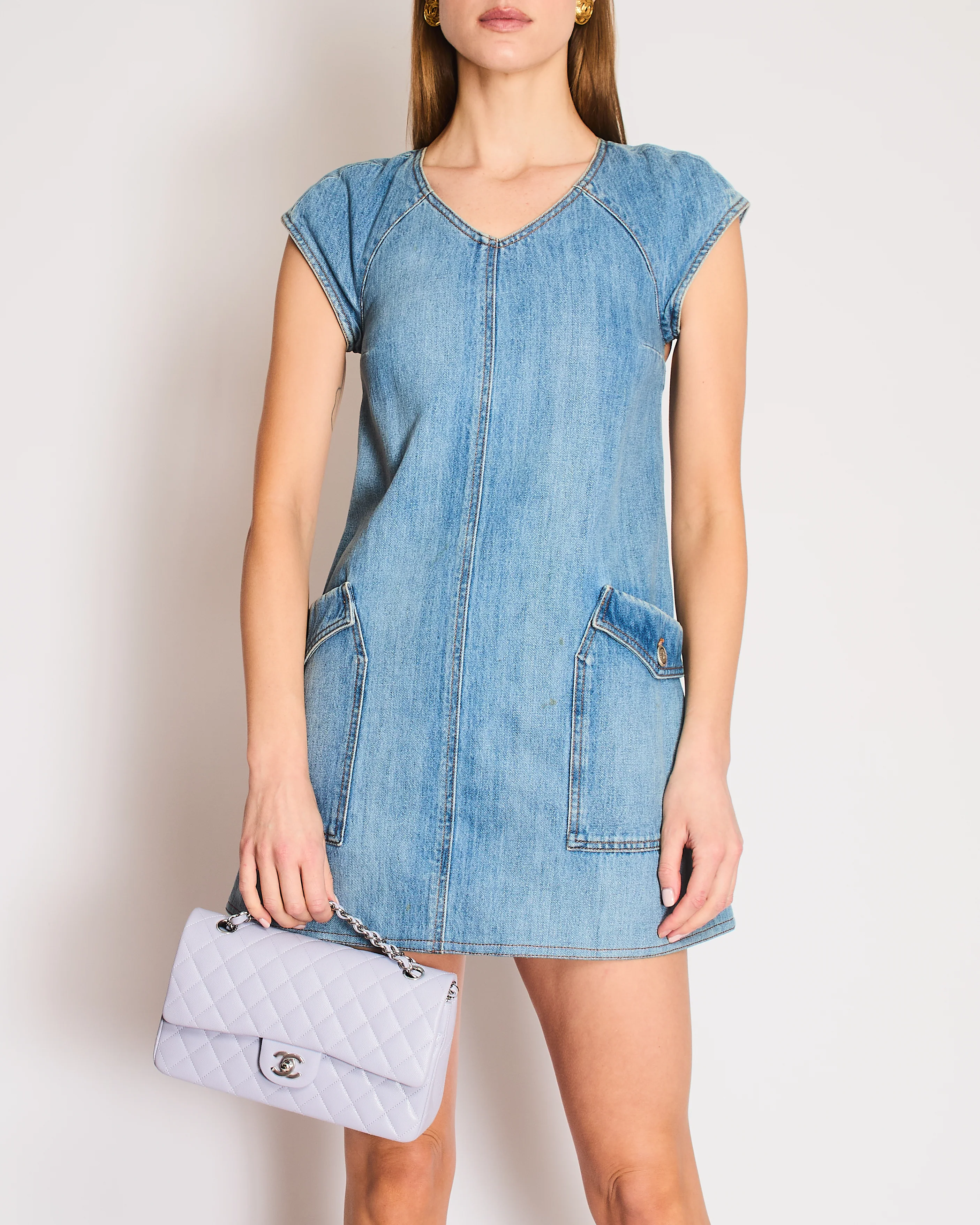 Chanel Pre Fall 2014 Blue Denim Paris Dallas Sleeveless Open Back Mini Dress with Front Pockets and Silver Star Textured CC Logo Buttons Size FR 36 (UK 8) - Image 2