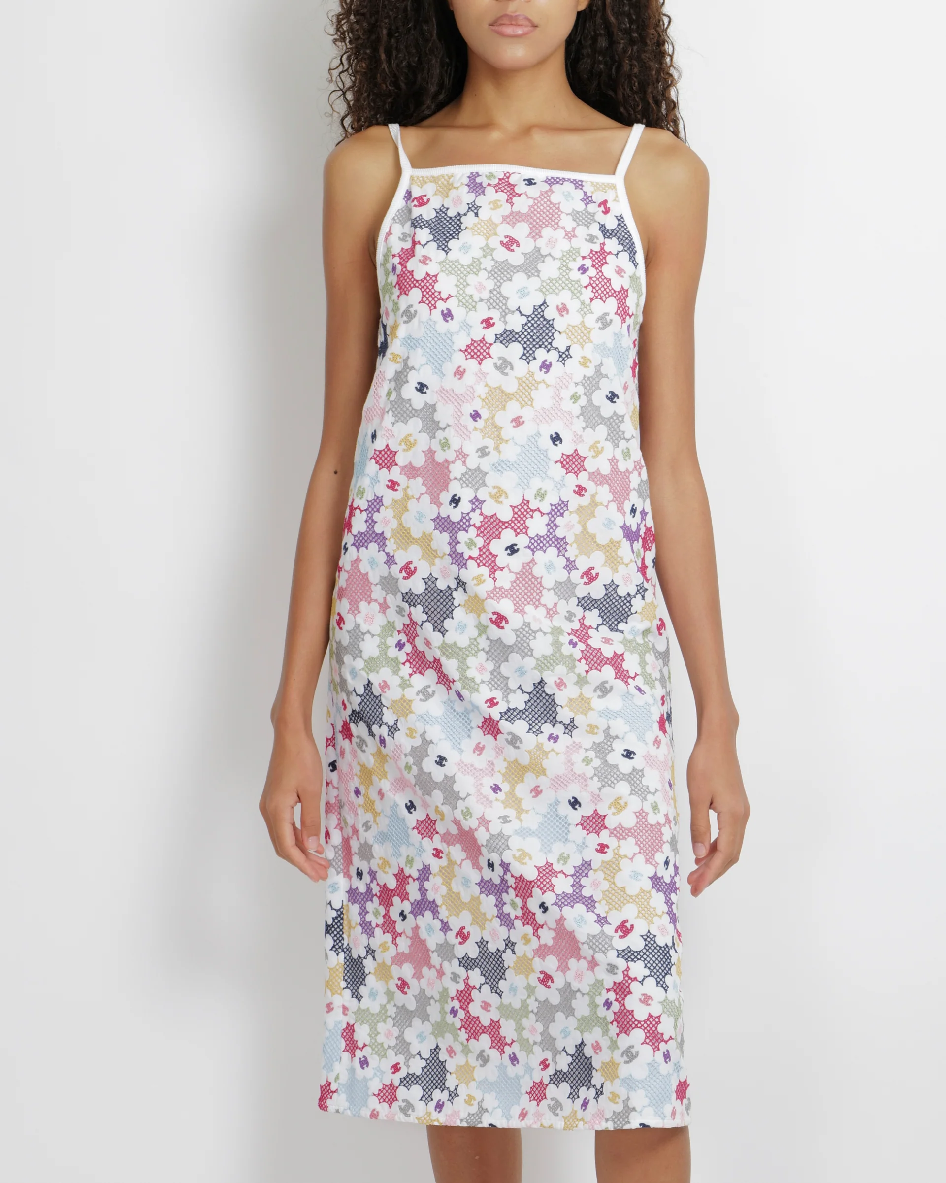 Chanel Pre-Spring 2024 White and Multicolour Embroidered Floral CC Logo Midi Dress Size FR 38 (UK 10) - Image 3