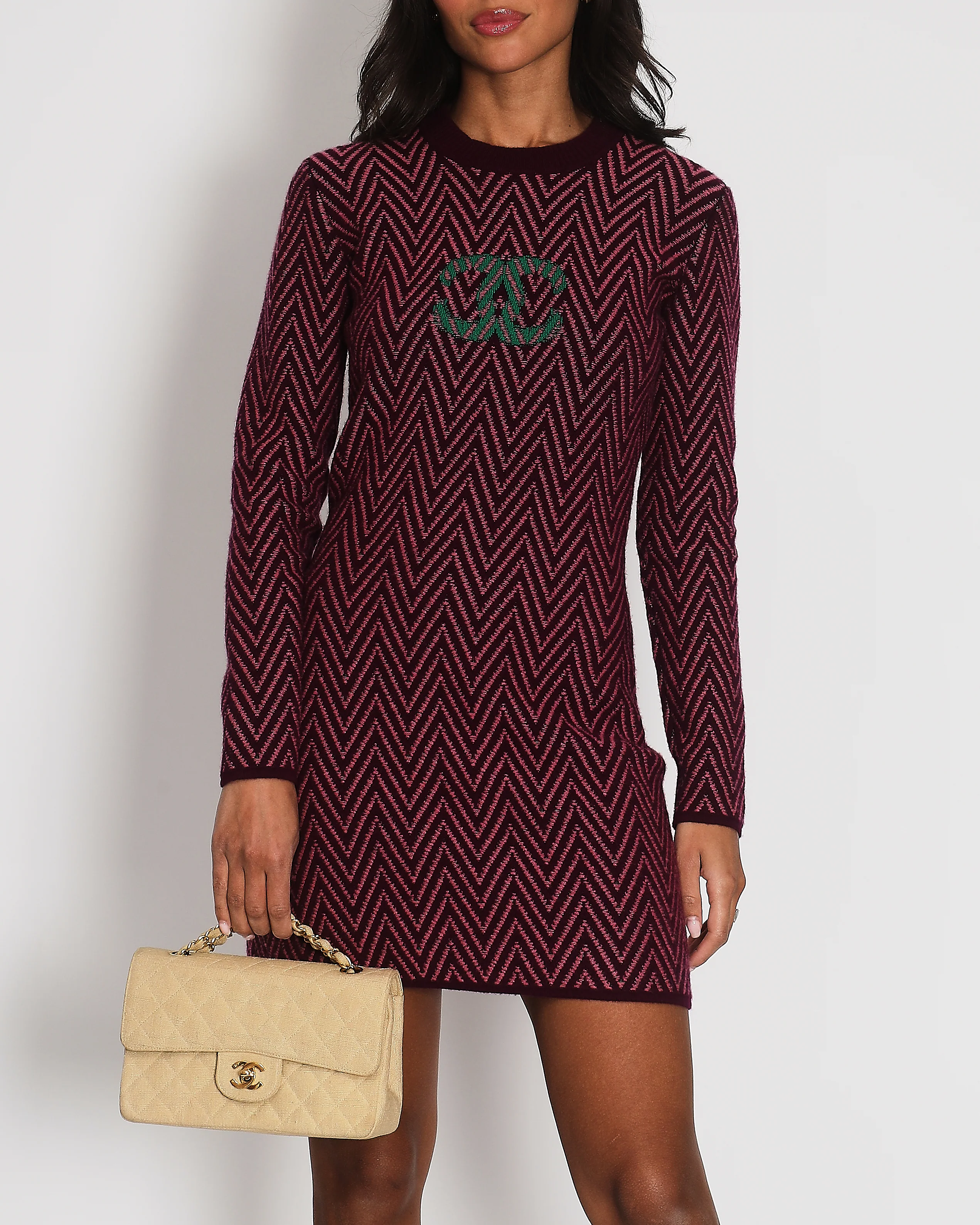 Chanel FW/21 Purple, Green Zig Zag Cashmere Dress with CC Logo Size FR 36 (UK 8) - Image 2