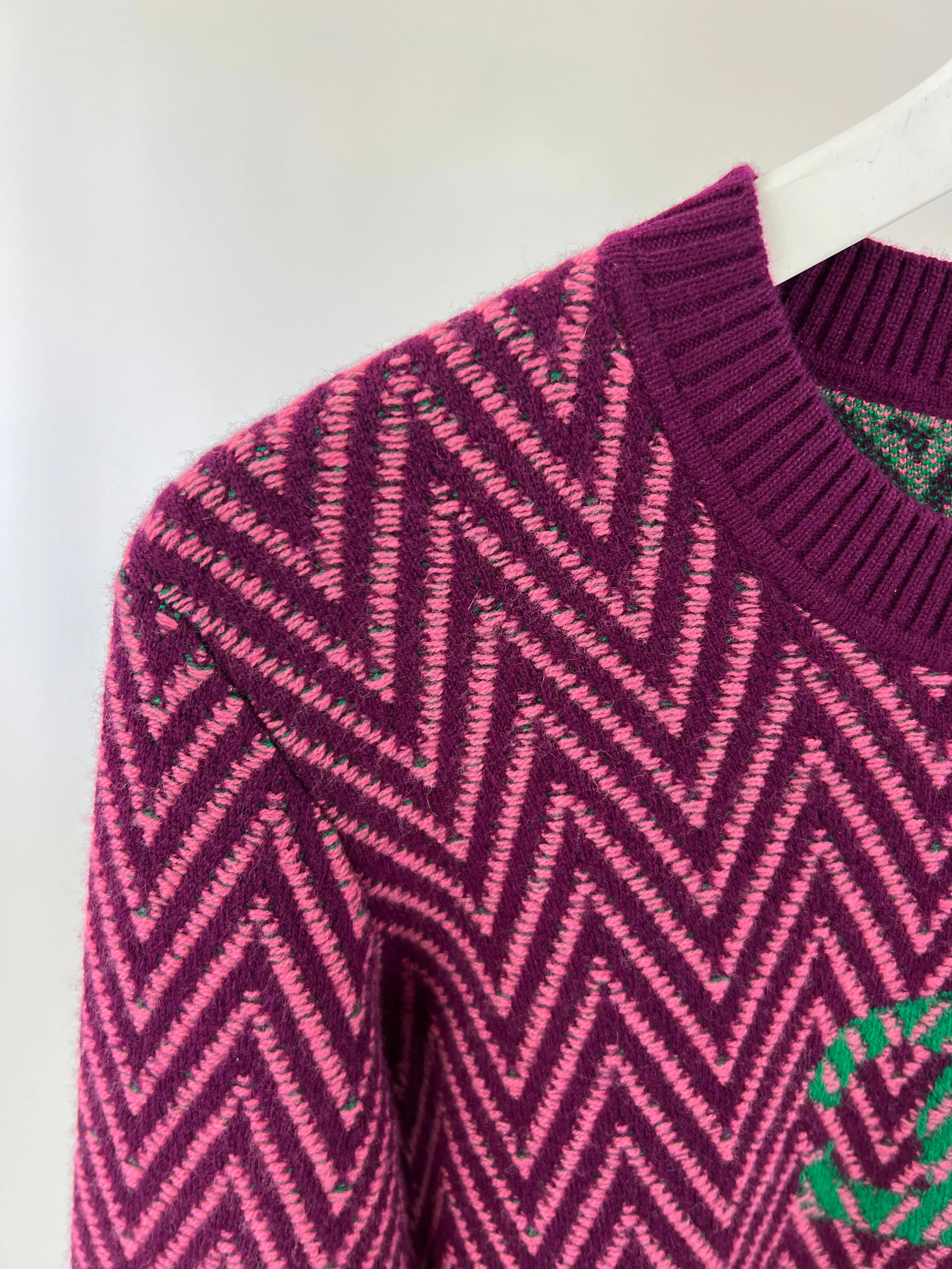 Chanel FW/21 Purple, Green Zig Zag Cashmere Dress with CC Logo Size FR 36 (UK 8) - Image 8