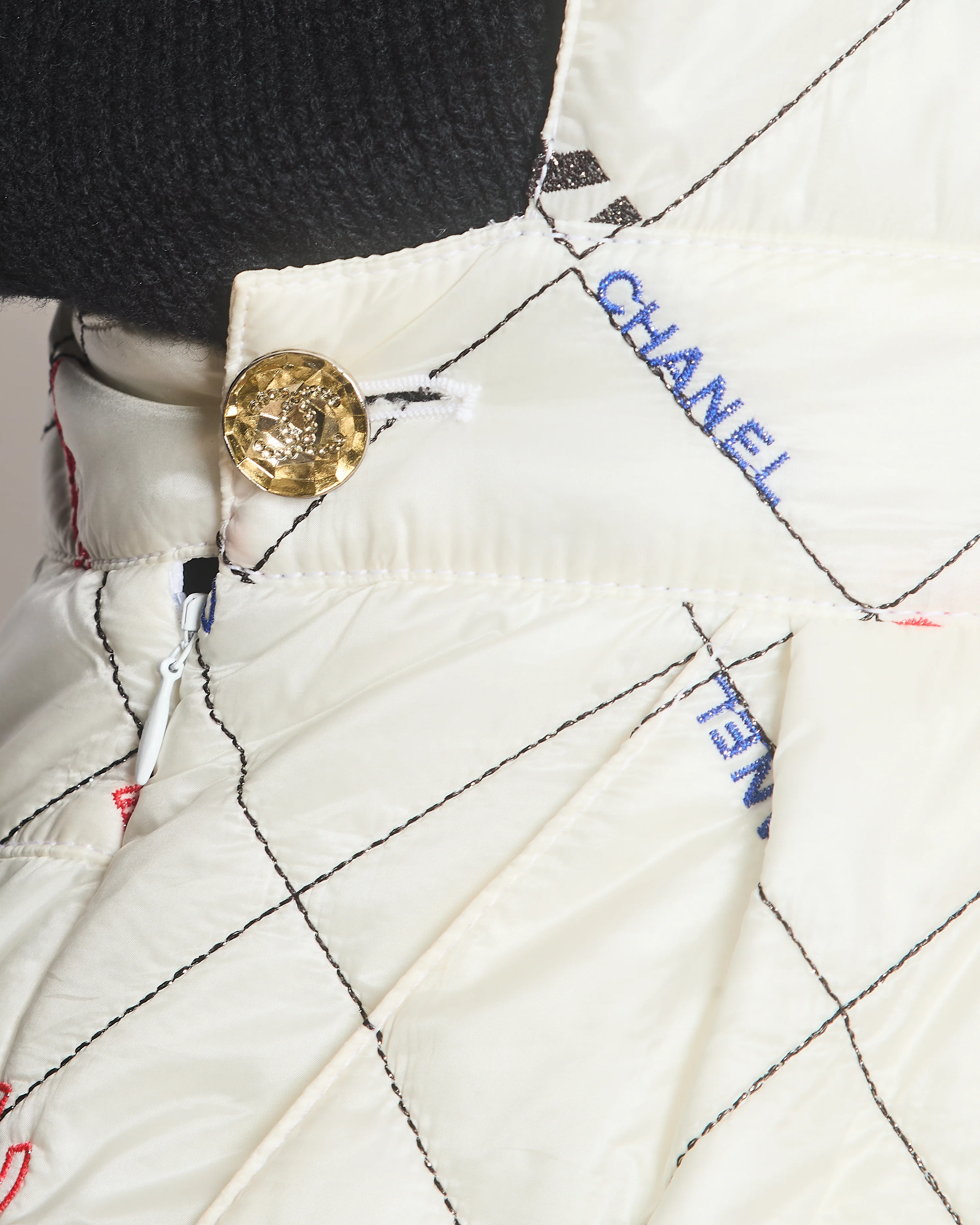 Chanel Fall 2021 White Quilted Ski Jumpsuit with Crystal Logo Details Size FR 34 (UK 6) - Image 5