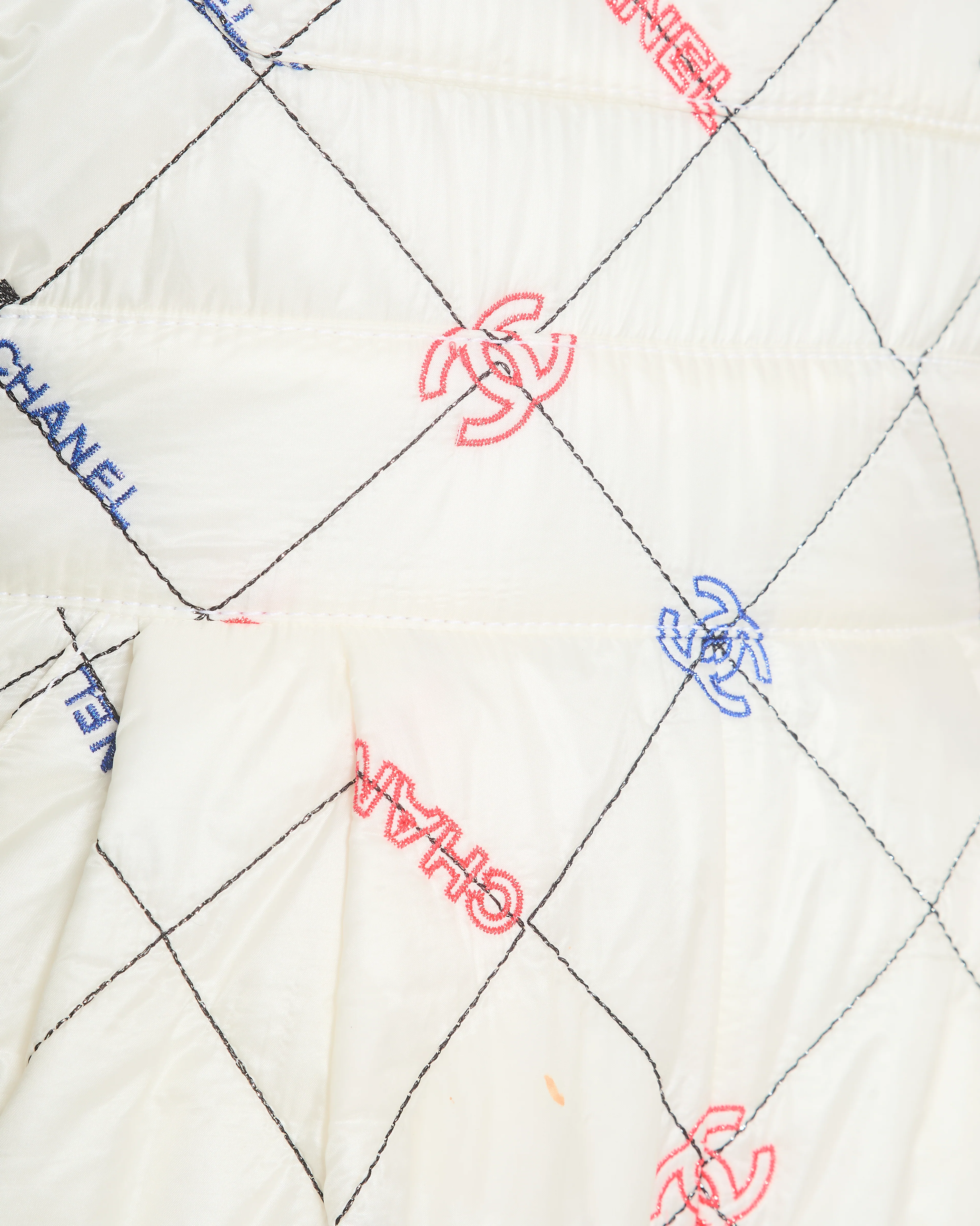 Chanel Fall 2021 White Quilted Ski Jumpsuit with Crystal Logo Details Size FR 34 (UK 6) - Image 6