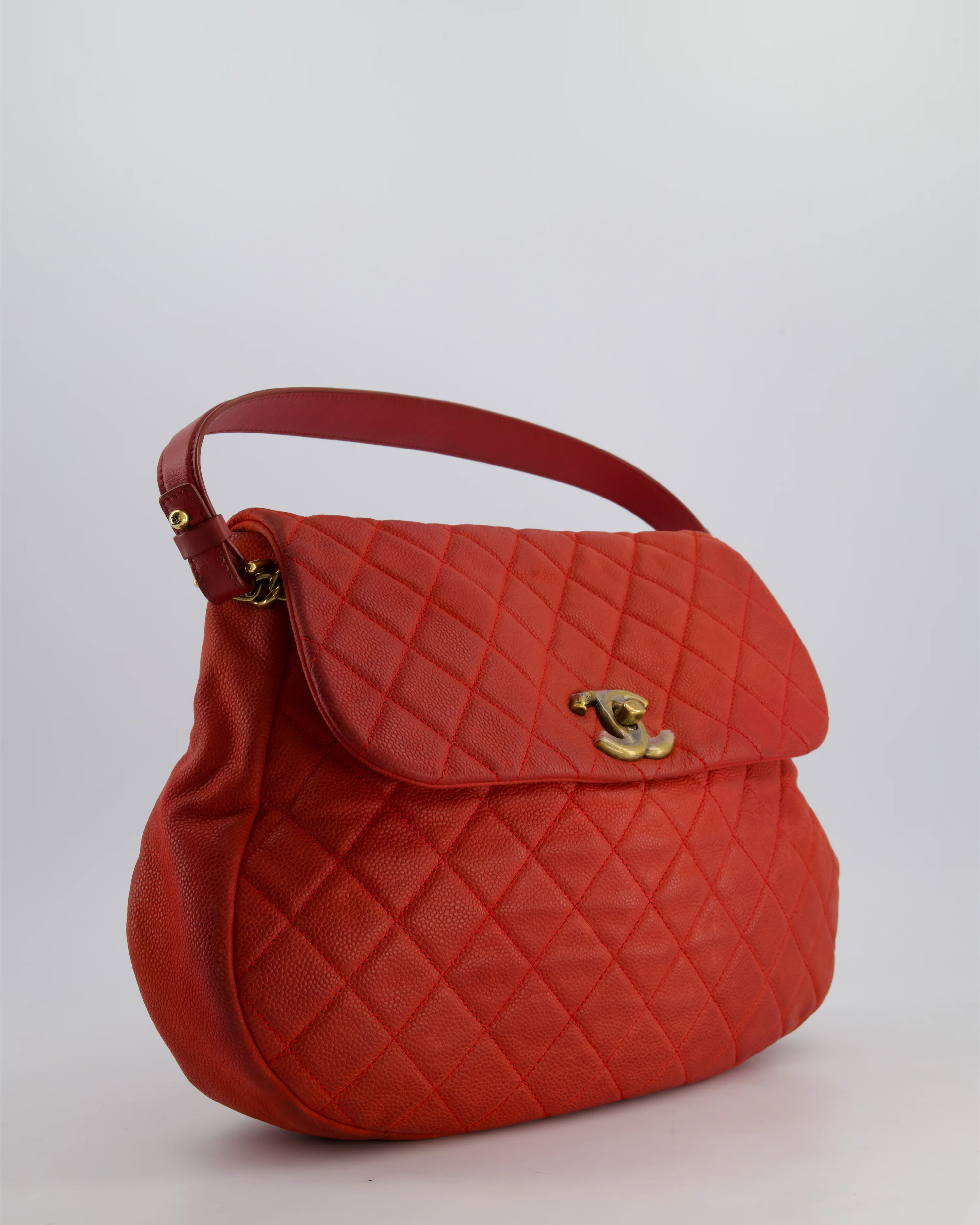 Chanel Red Country Chic Bag in Brushed Caviar Leather with Aged Gold Hardware - Image 16