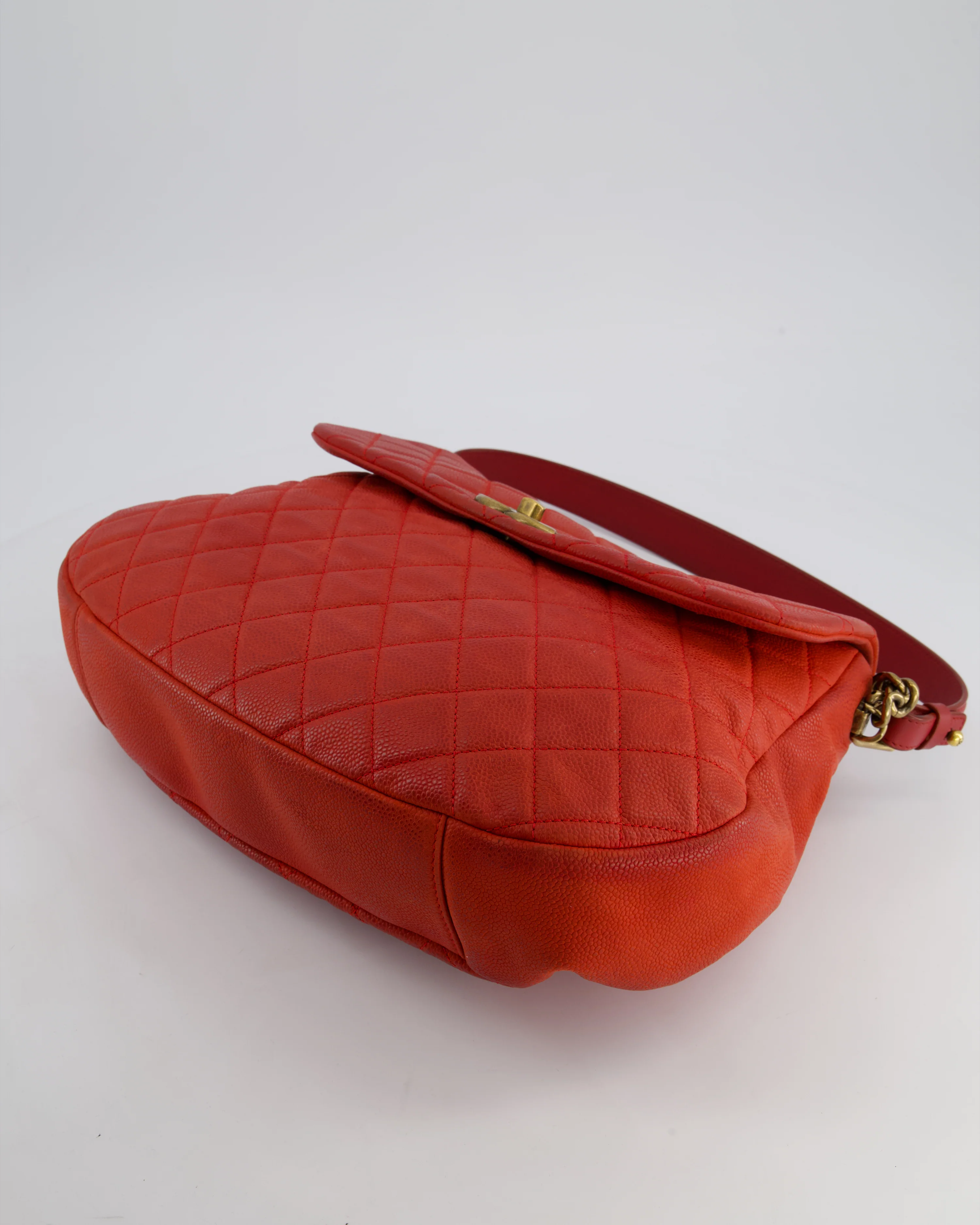 Chanel Red Country Chic Bag in Brushed Caviar Leather with Aged Gold Hardware - Image 19