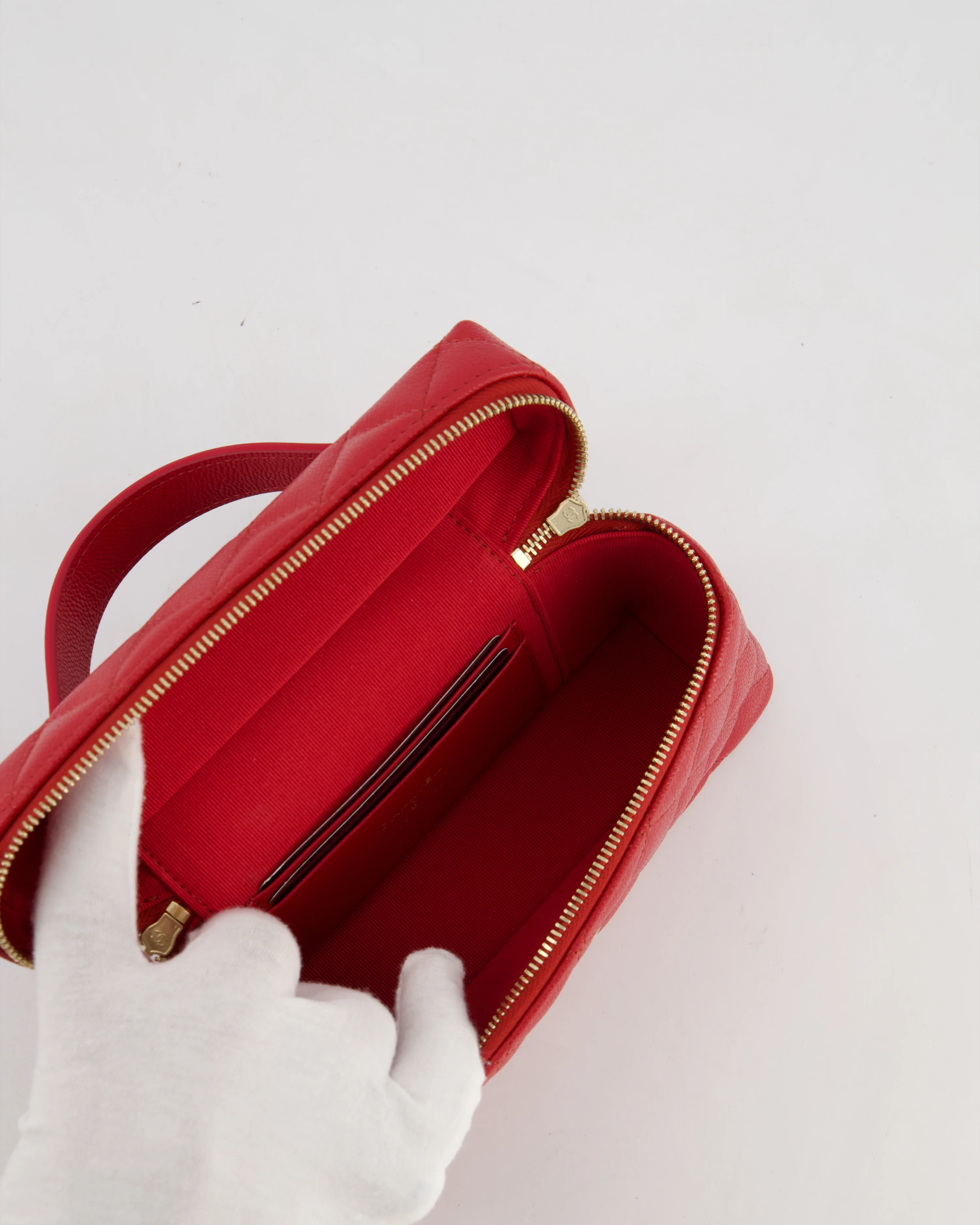 Chanel Red Long Vanity Case Bag in Caviar Leather with Champagne Gold Hardware - Image 17