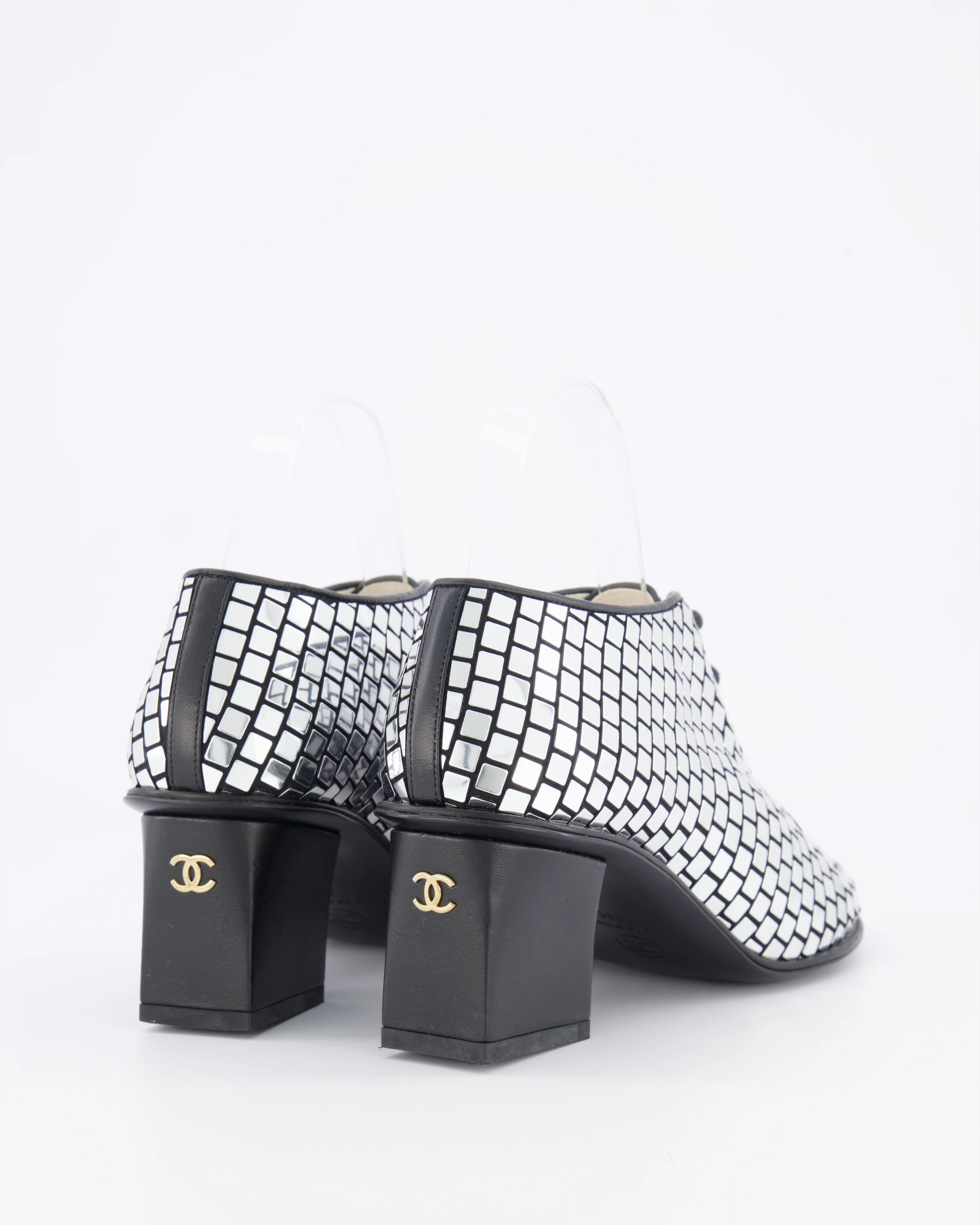 Chanel Resort 2024 Runway Silver Mirror Facets Lace-Up Heeled Boots with Gold CC Logo Detail Size EU 38C RRP £1,900 - Image 4