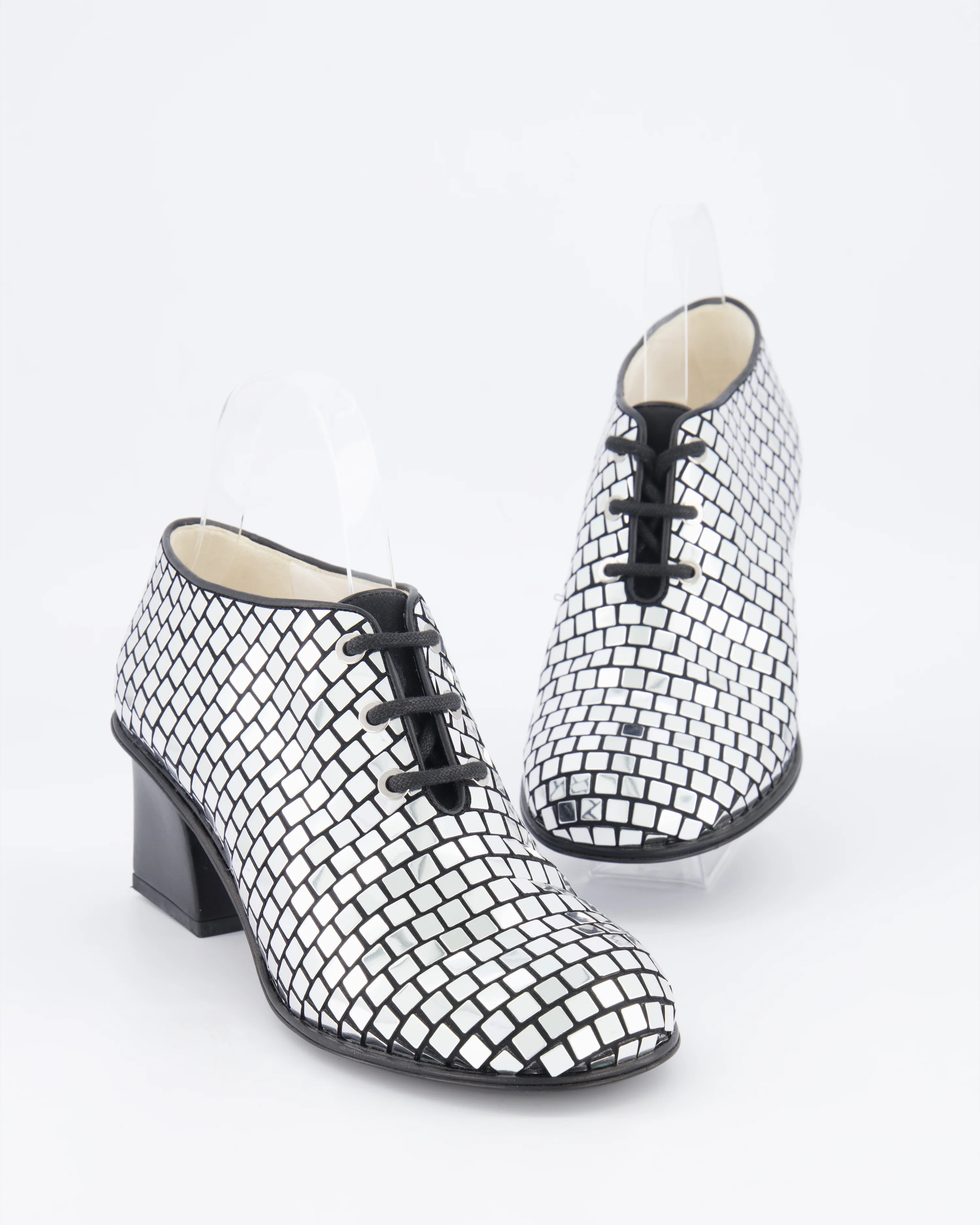 Chanel Resort 2024 Runway Silver Mirror Facets Lace-Up Heeled Boots with Gold CC Logo Detail Size EU 38C RRP £1,900 - Image 6