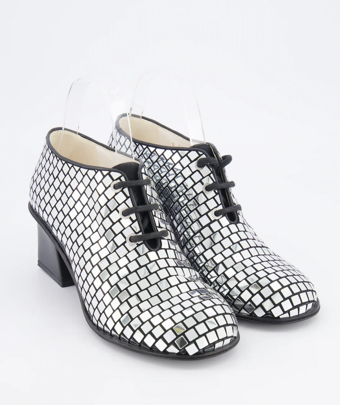Chanel Resort 2024 Runway Silver Mirror Facets Lace-Up Heeled Boots with Gold CC Logo Detail Size EU 38C RRP £1,900 - Image 9