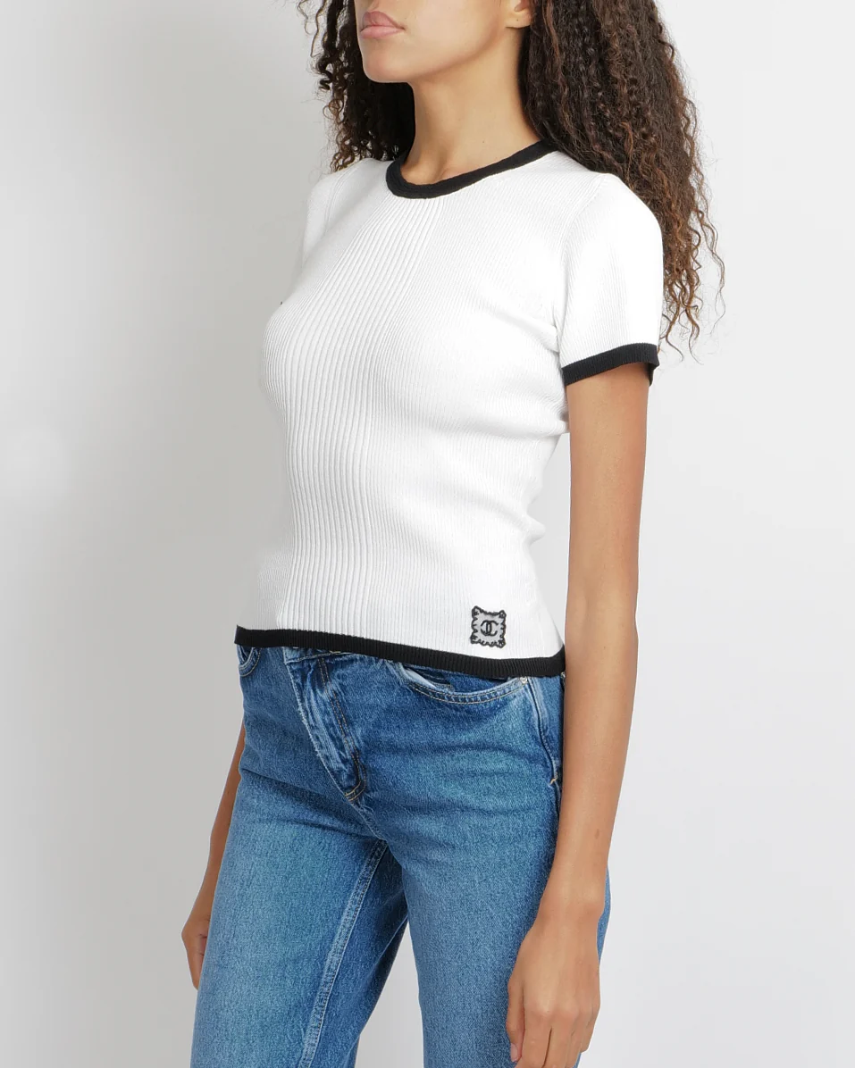 Chanel SS25 White Ribbed Short-Sleeved Top with Black Trims and Embroidered CC Logo Detail Size FR 40 (UK 12)