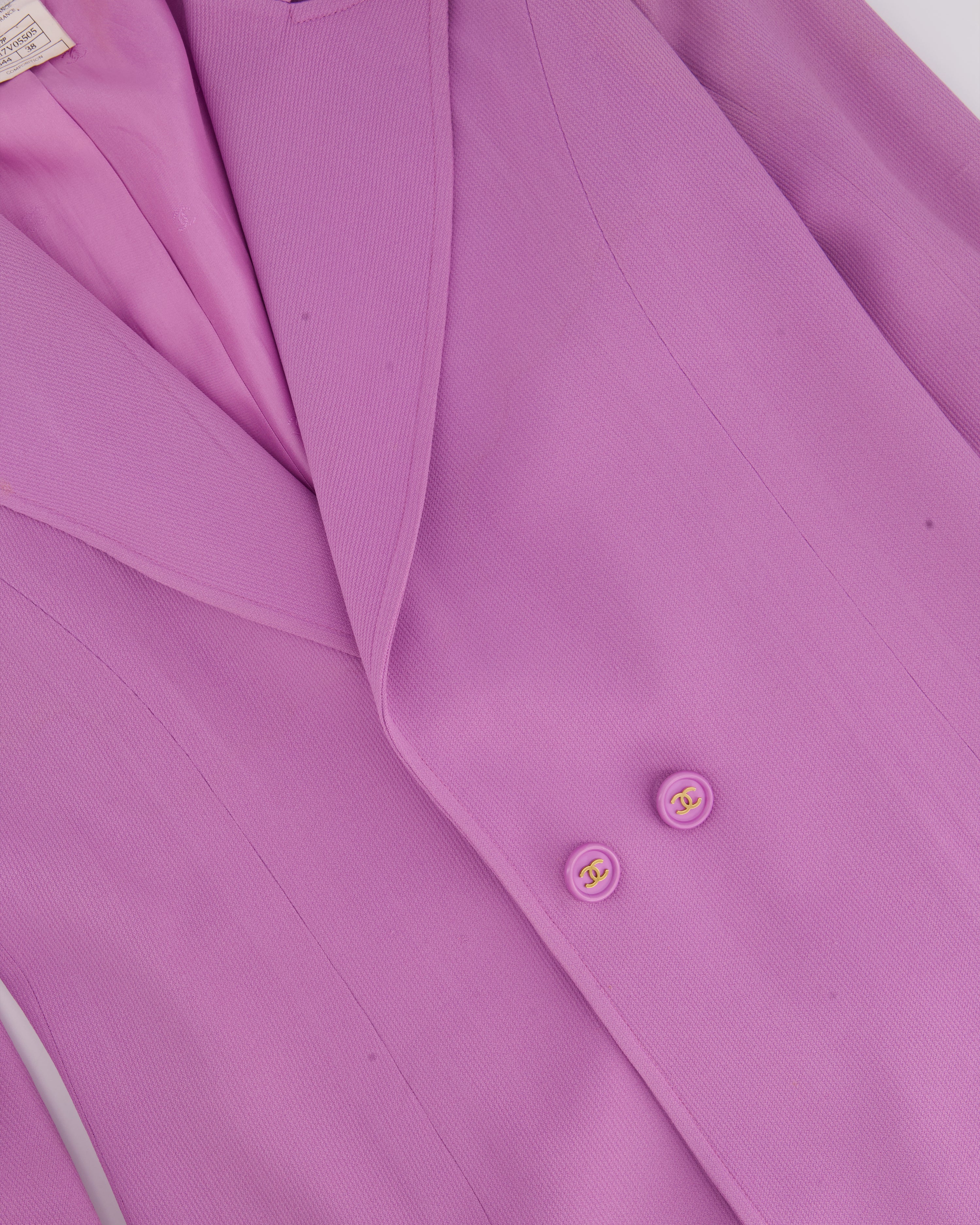 Chanel Vintage 97/P Lilac Longline Blazer with CC Button Detail Size FR 38 (UK 10) - Image 12