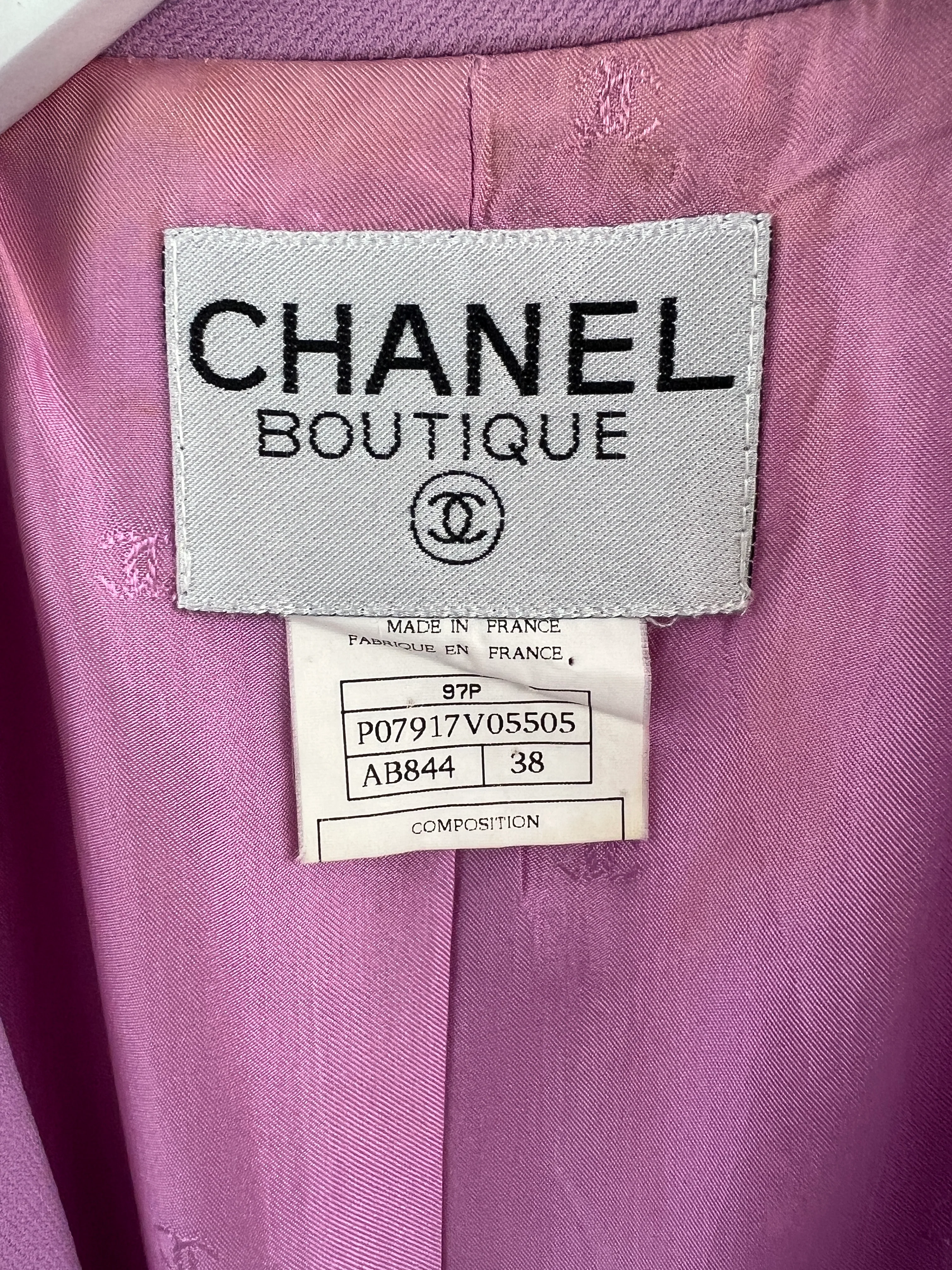Chanel Vintage 97/P Lilac Longline Blazer with CC Button Detail Size FR 38 (UK 10) - Image 16