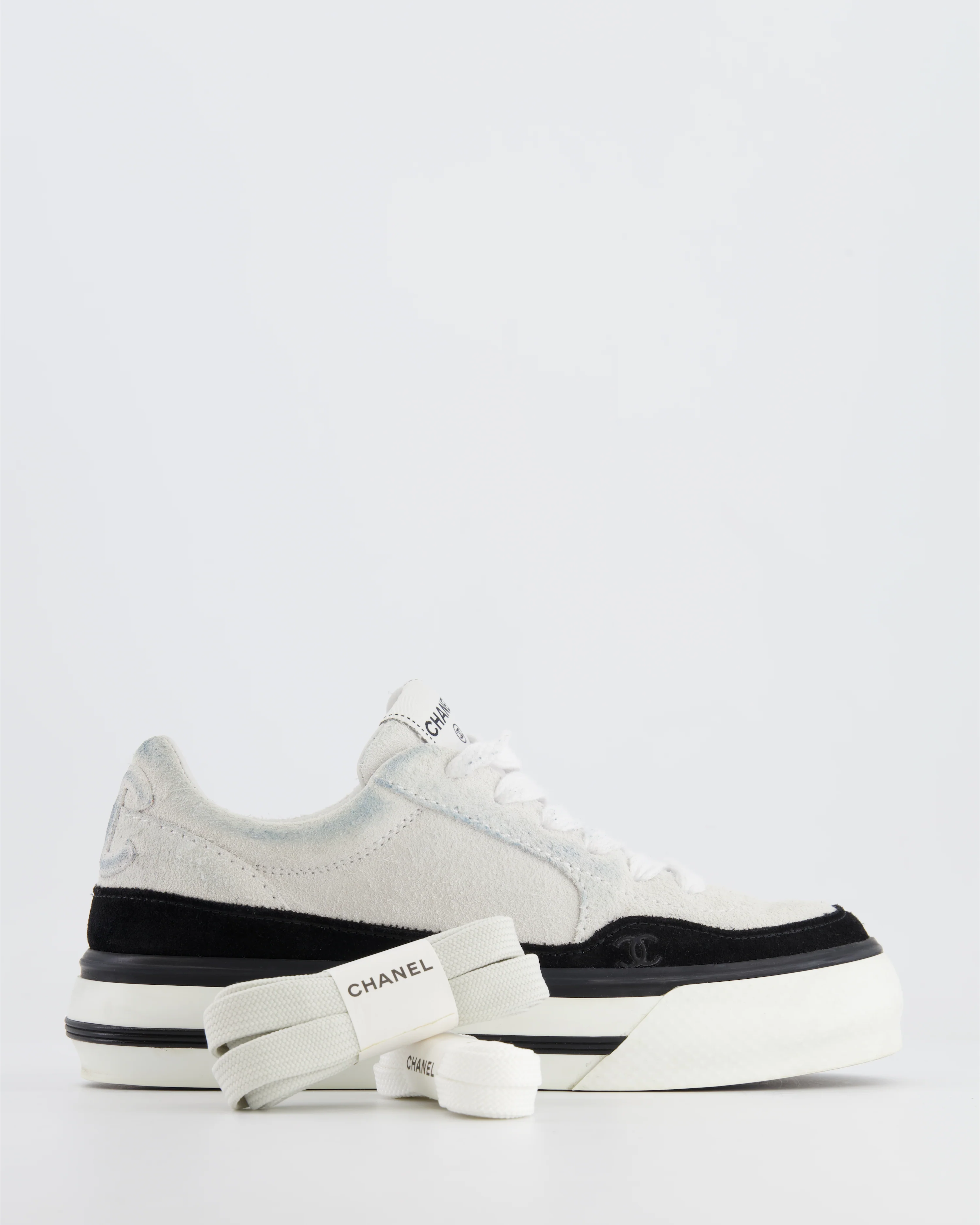 Chanel Coco 23B White and Black Suede Trainers with CC Logo Size EU 37.5 - Image 2