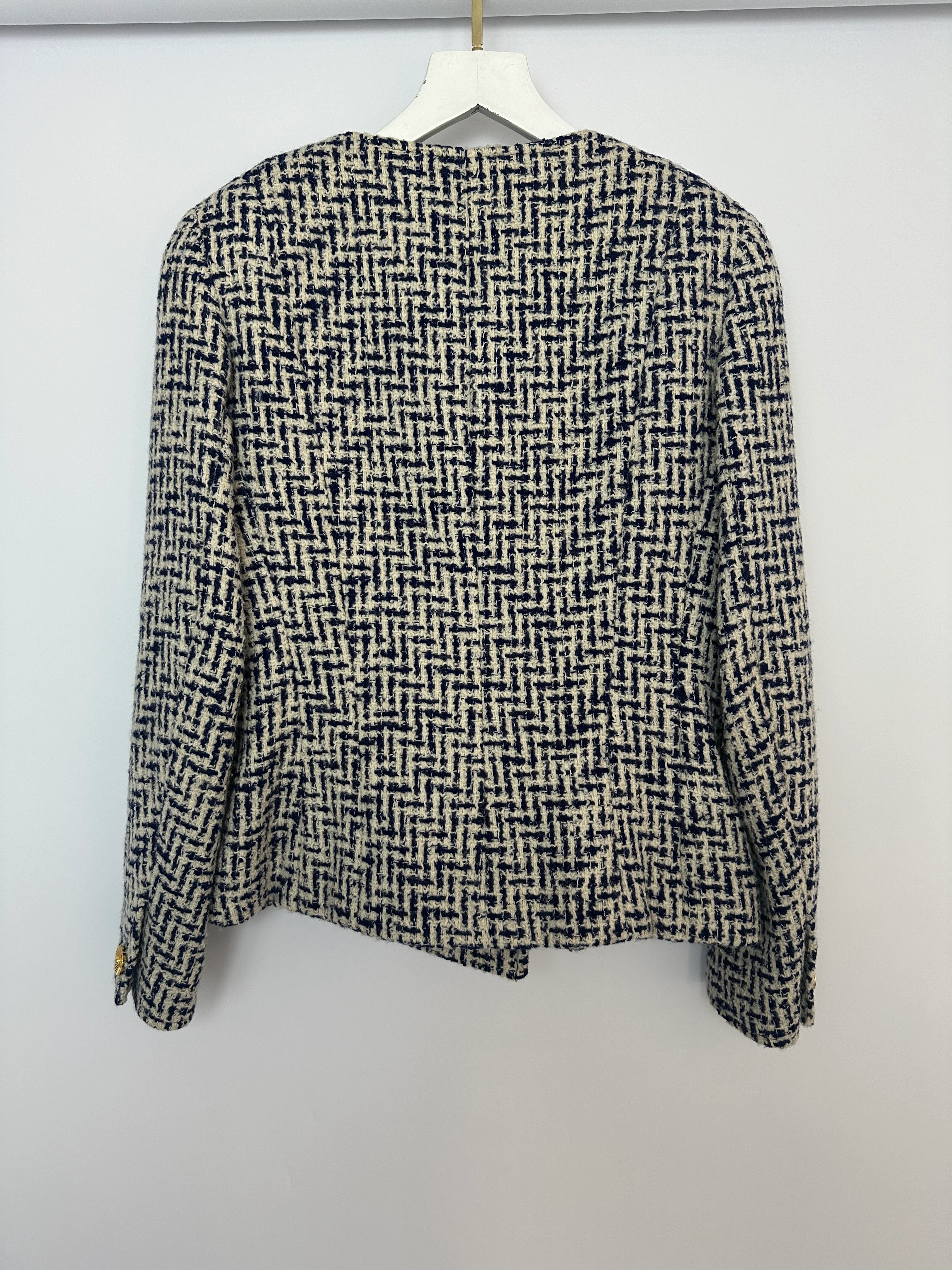 Chanel White and Navy Tweed Double Breasted Jacket with Gold Flower Button Detail FR 36 - 38 (UK 8 - 10) - Image 13