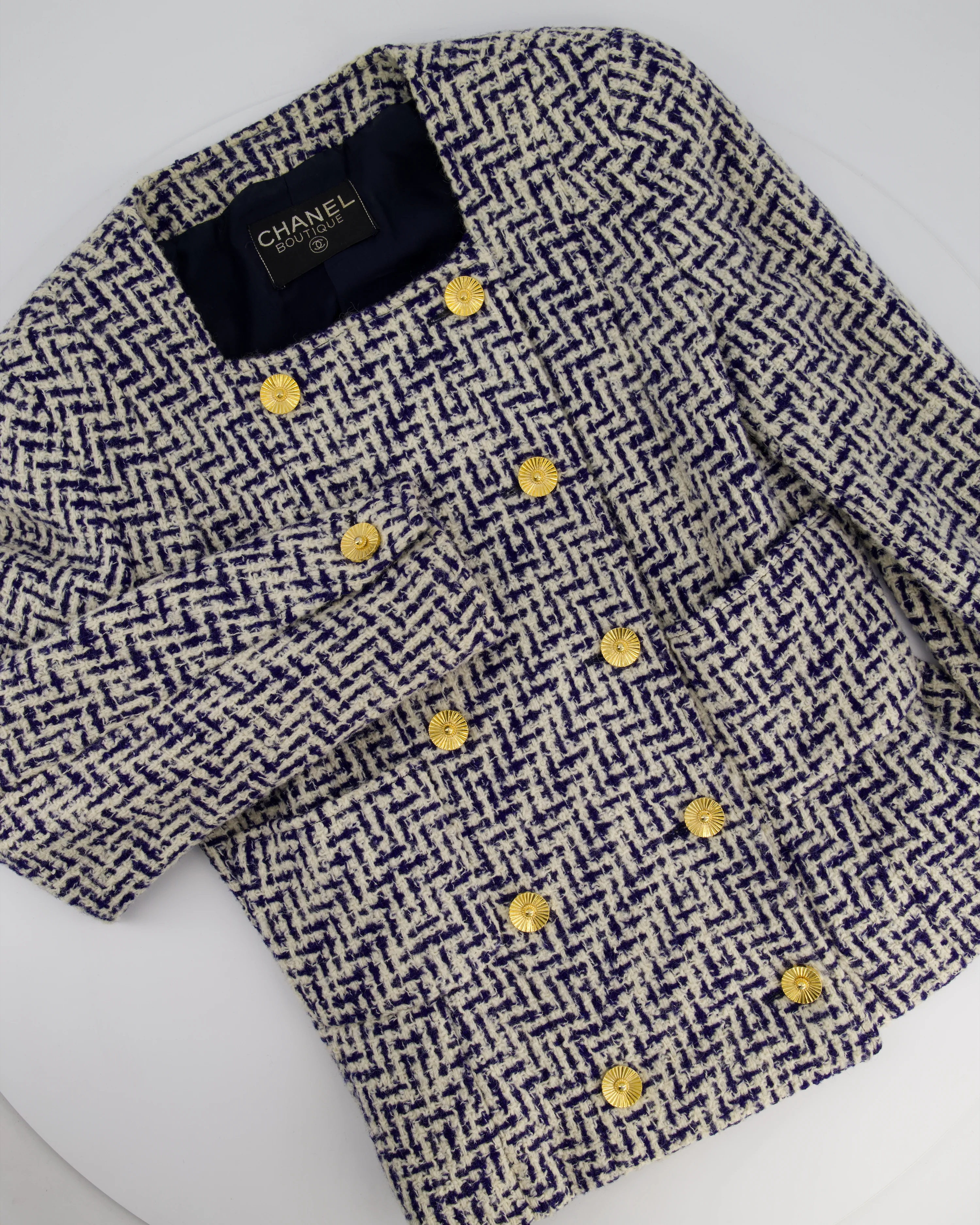 Chanel White and Navy Tweed Double Breasted Jacket with Gold Flower Button Detail FR 36 - 38 (UK 8 - 10) - Image 7
