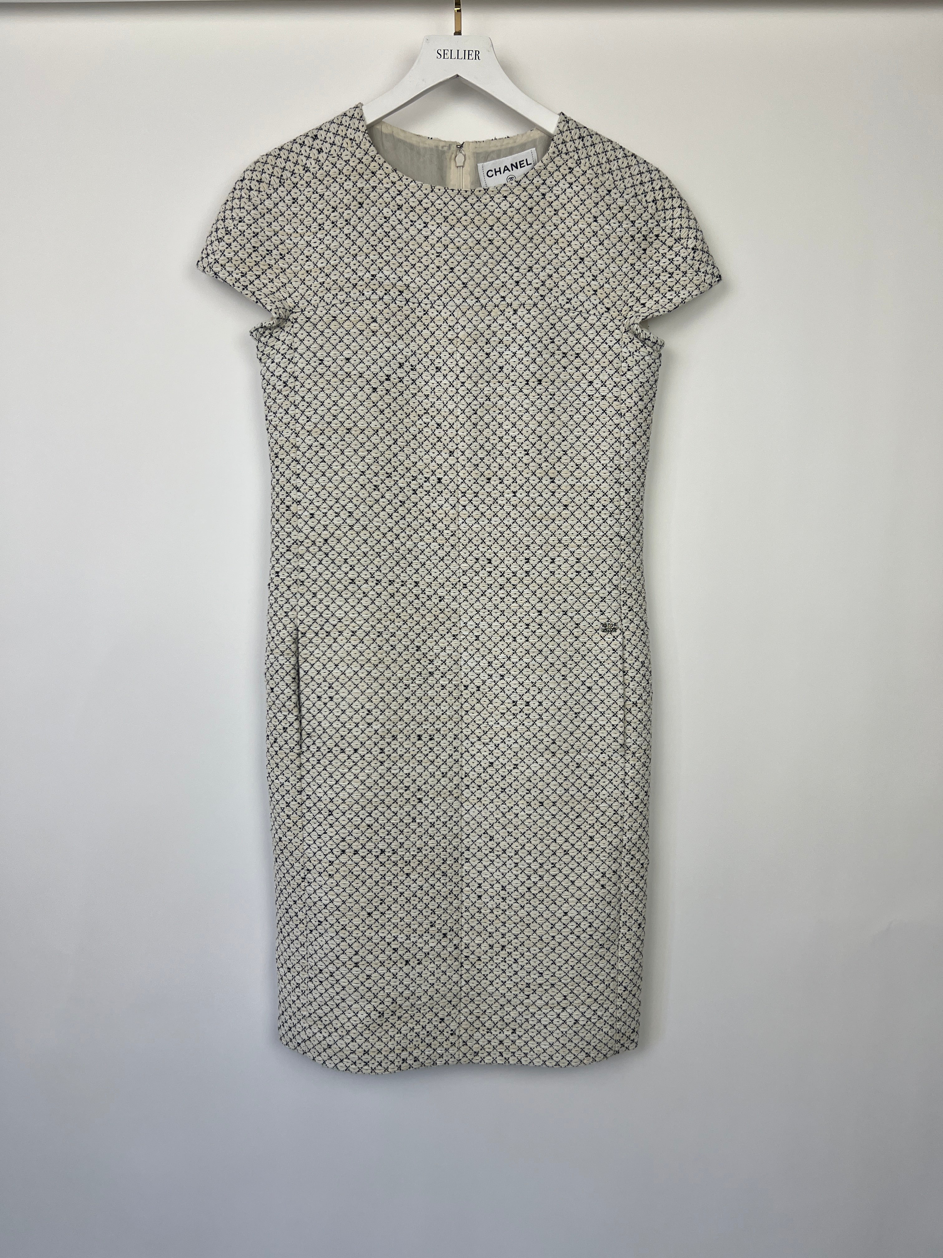 Chanel White, Black Short Sleeve Tweed Dress Size FR 38 (UK 10) - Image 6