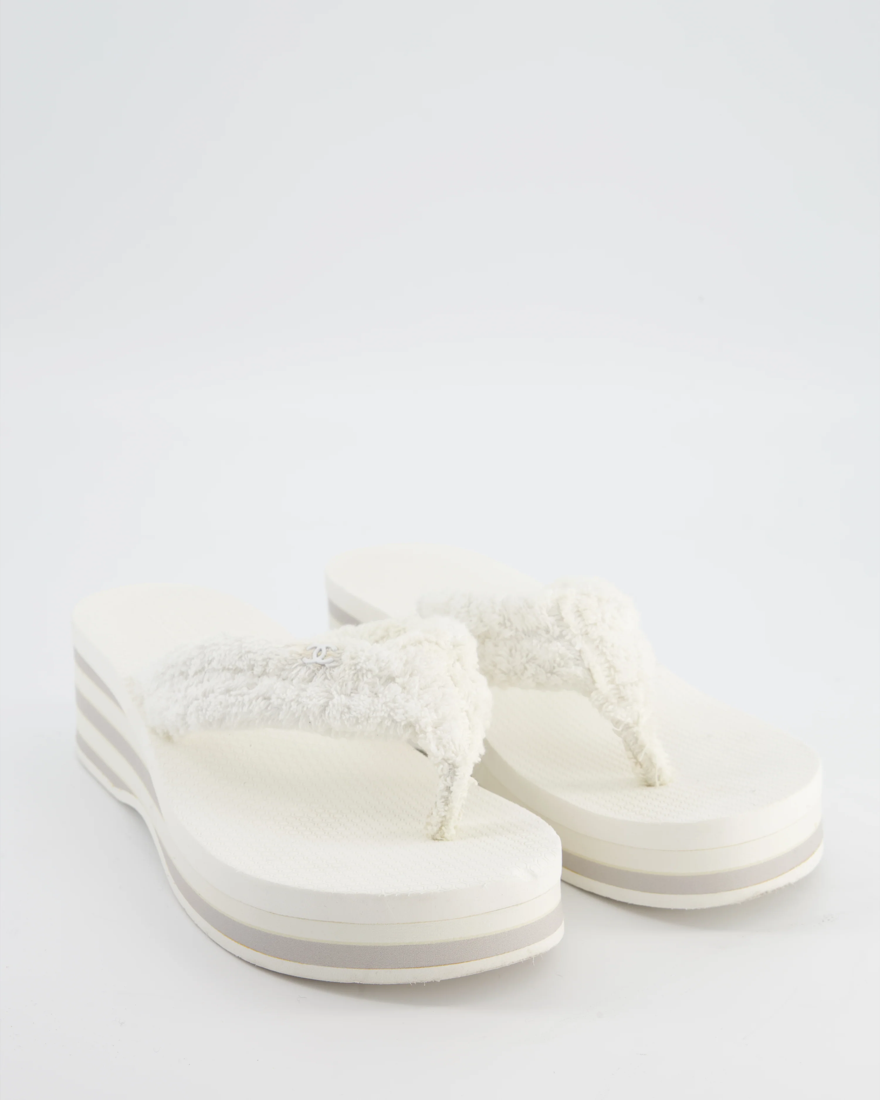 Chanel White Cotton Beach Sandals with White CC Logo Detail Size EU 38 - Image 2